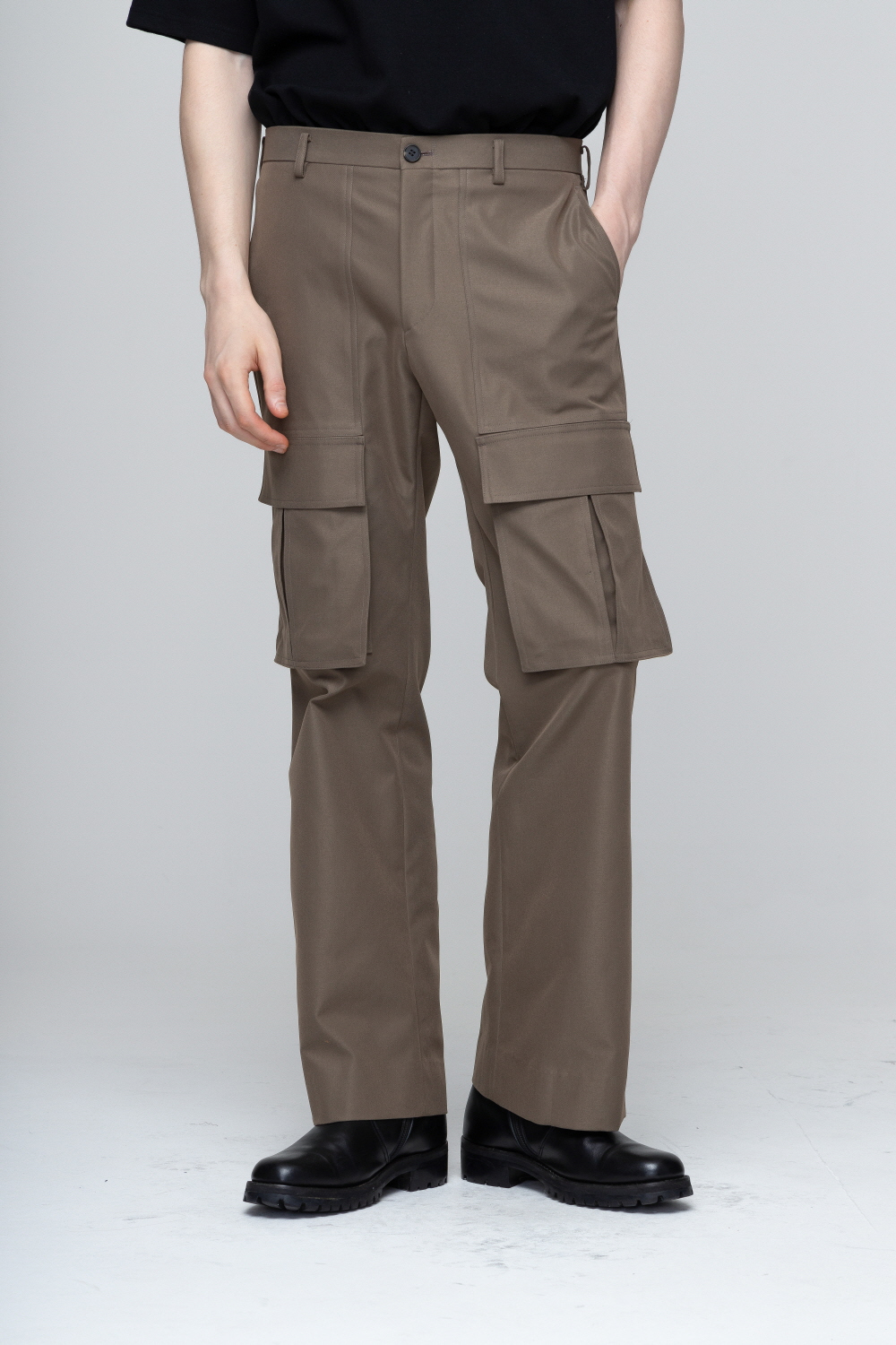 바지 모델 착용 이미지-S1L19