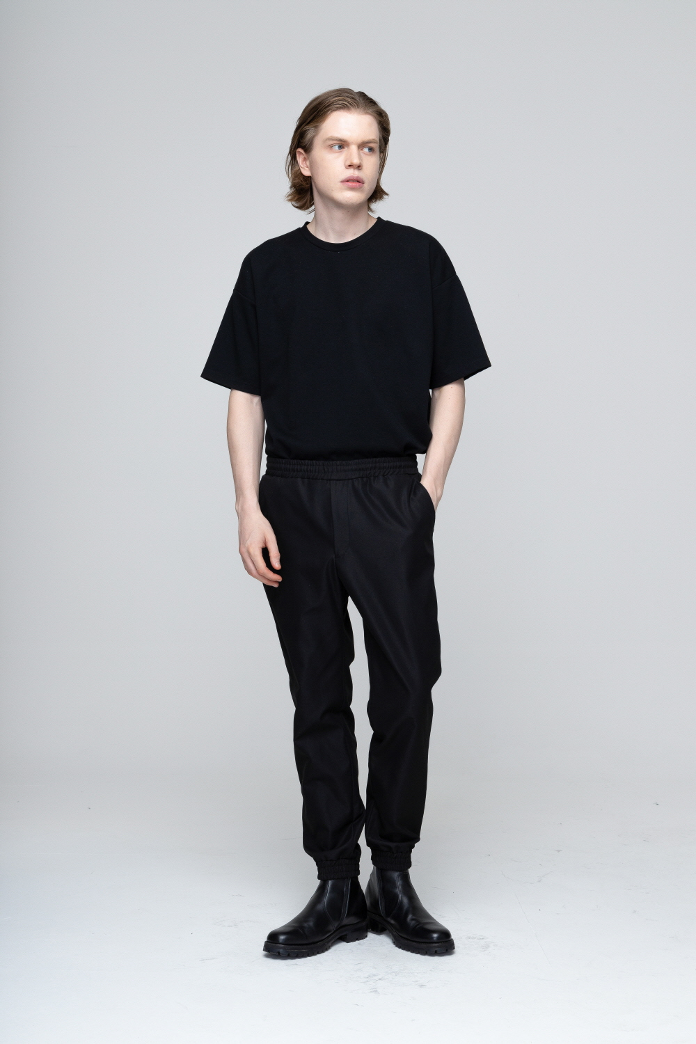 바지 모델 착용 이미지-S1L9