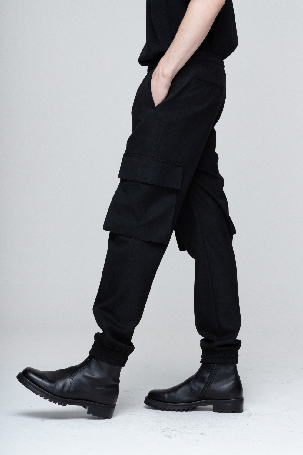 바지 모델 착용 이미지-S2L27