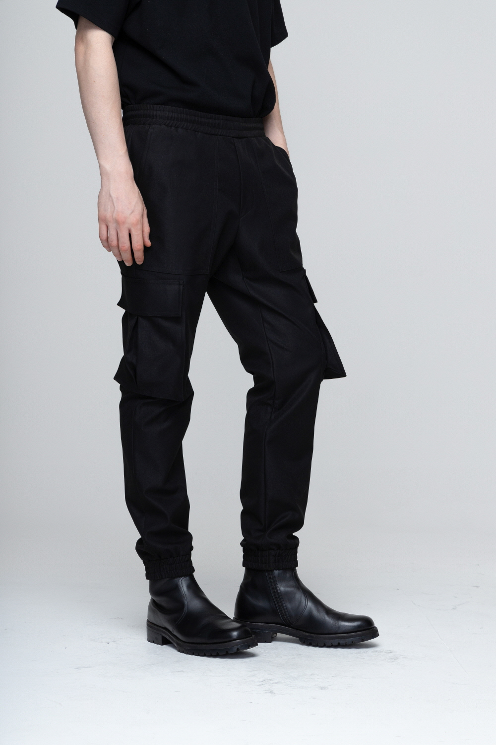 바지 모델 착용 이미지-S1L19