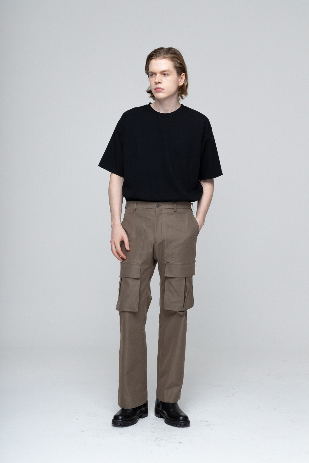 바지 모델 착용 이미지-S1L8