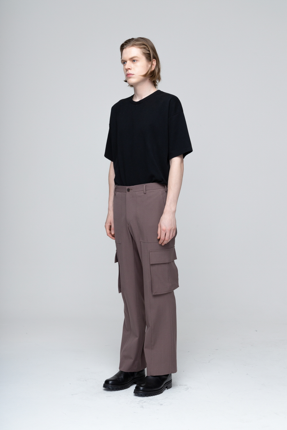 바지 모델 착용 이미지-S1L4