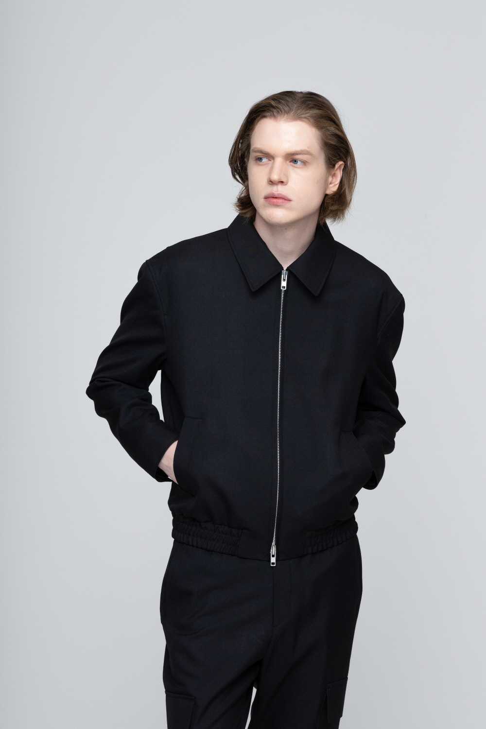 바지 모델 착용 이미지-S1L23