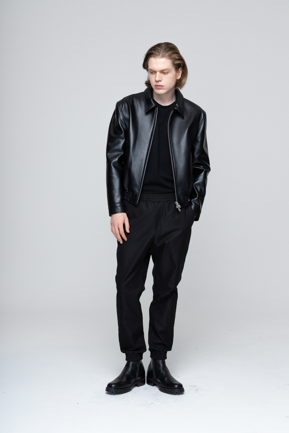 바지 모델 착용 이미지-S6L1