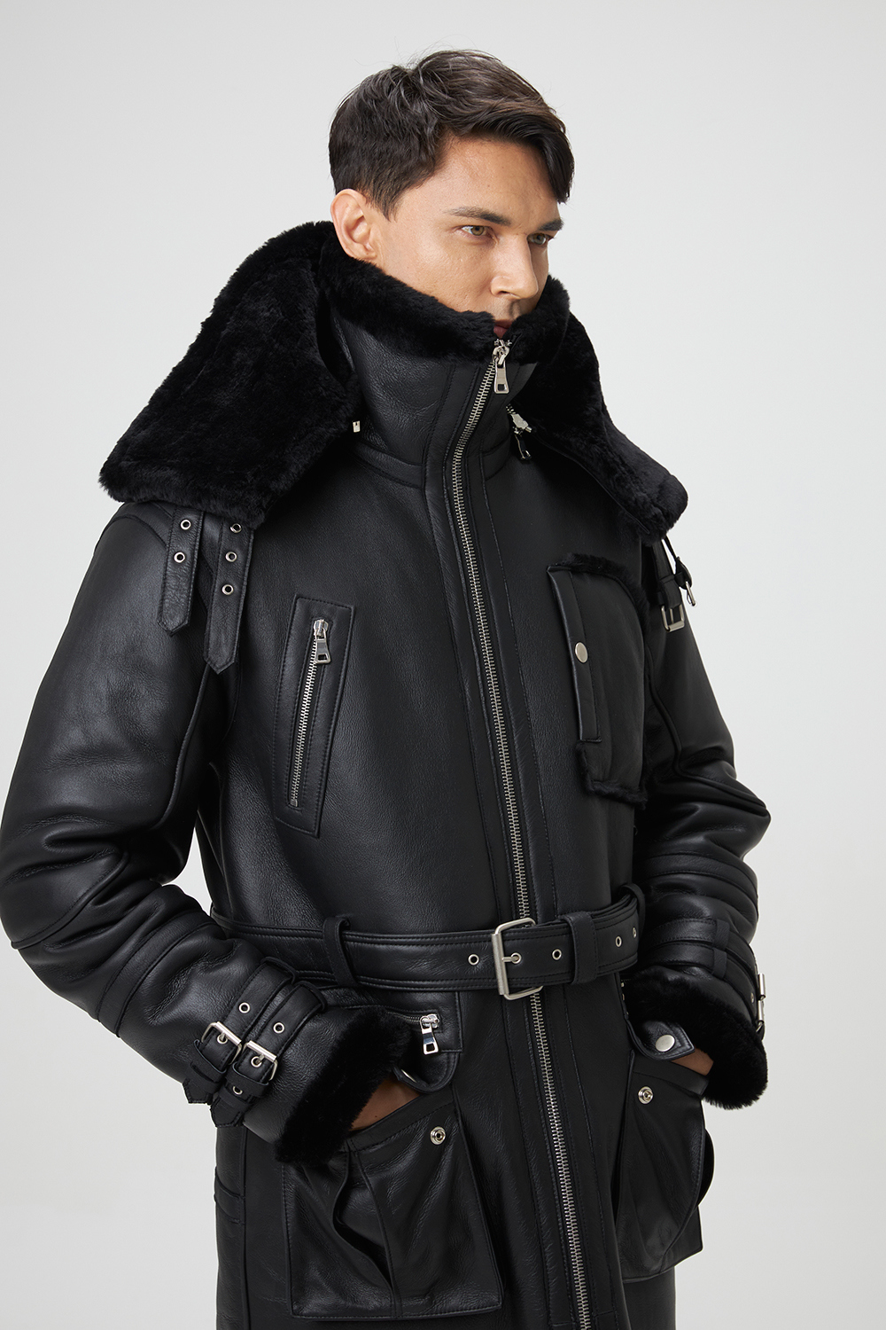 패딩 모델 착용 이미지-S1L10