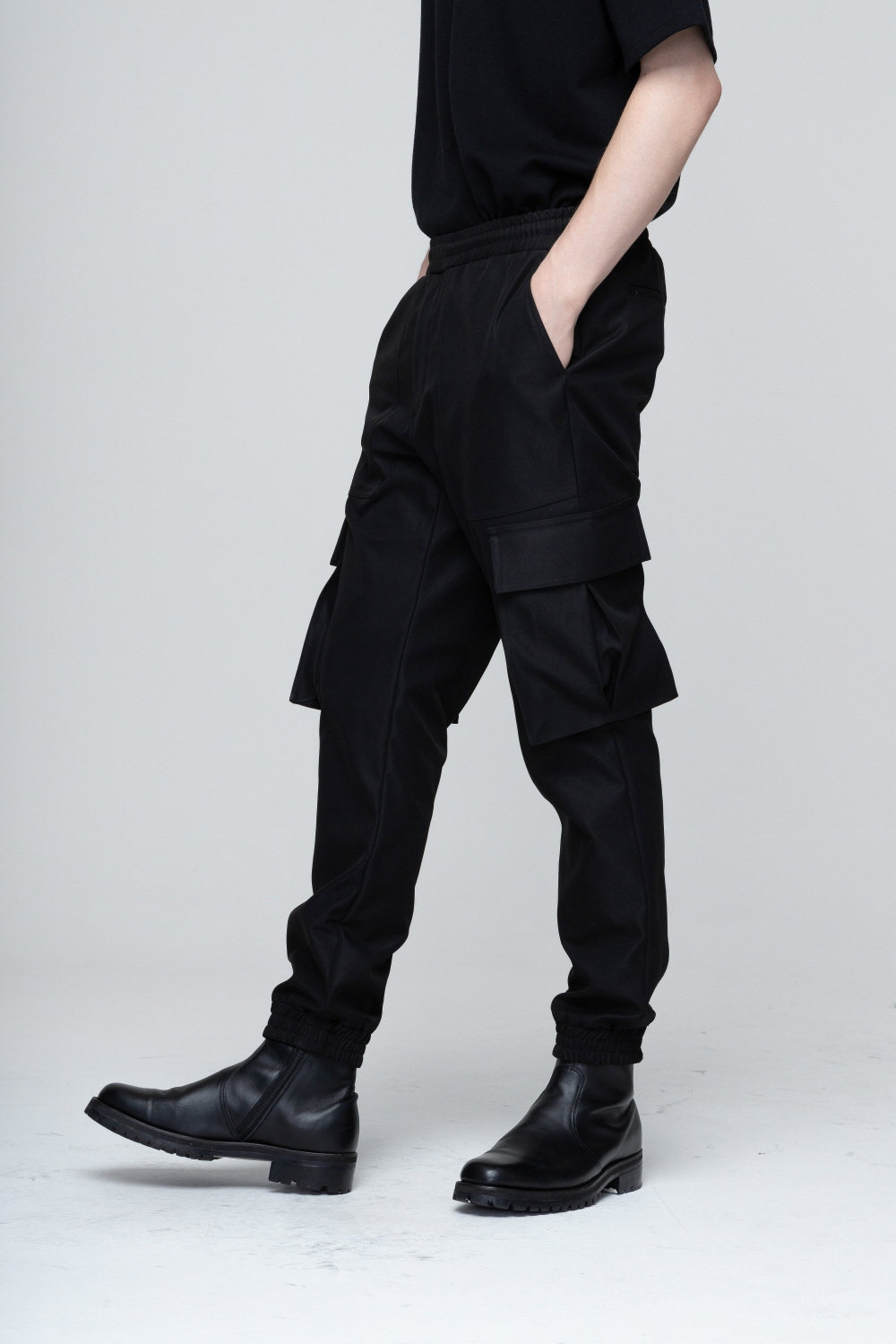 바지 모델 착용 이미지-S1L25