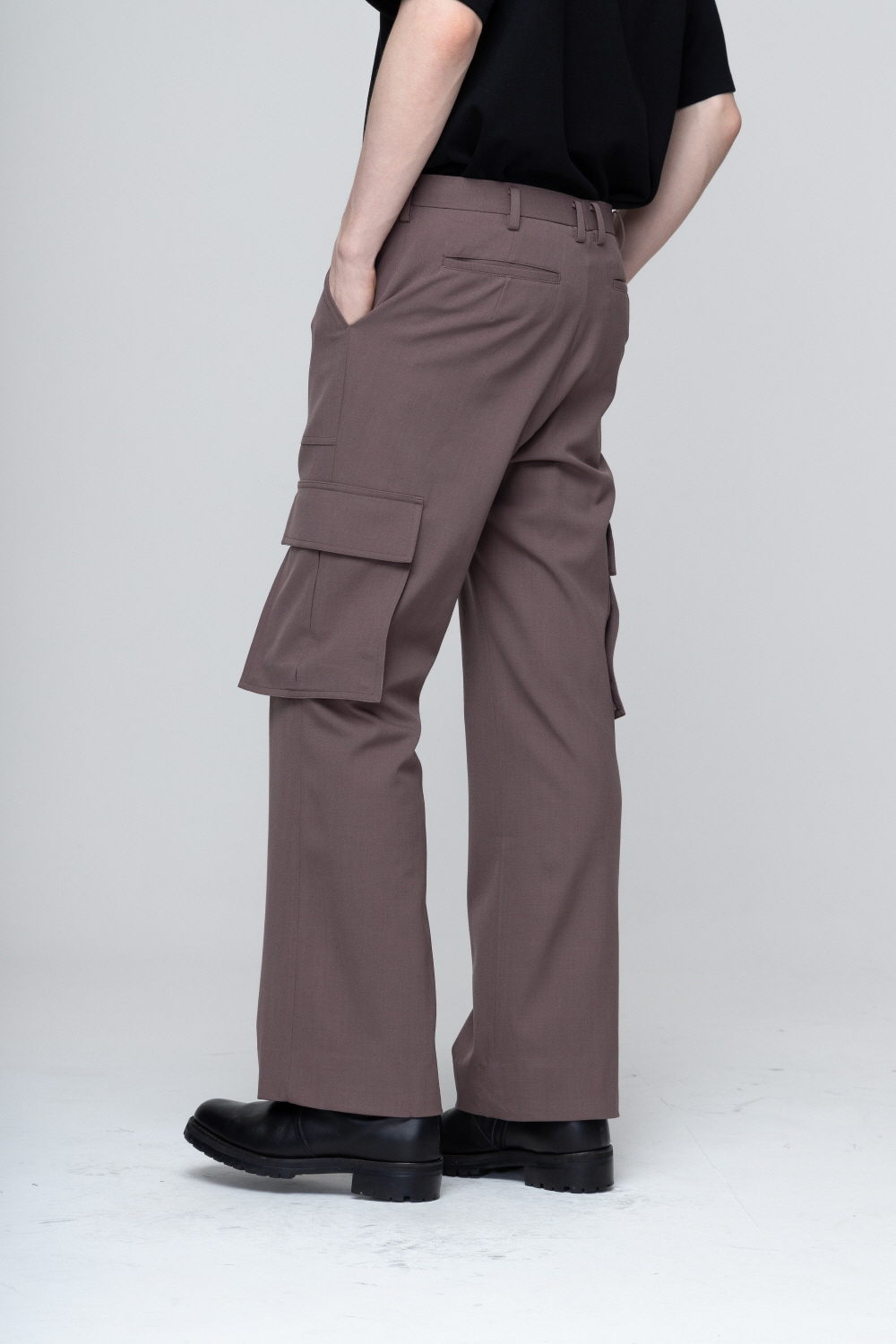 바지 모델 착용 이미지-S1L24