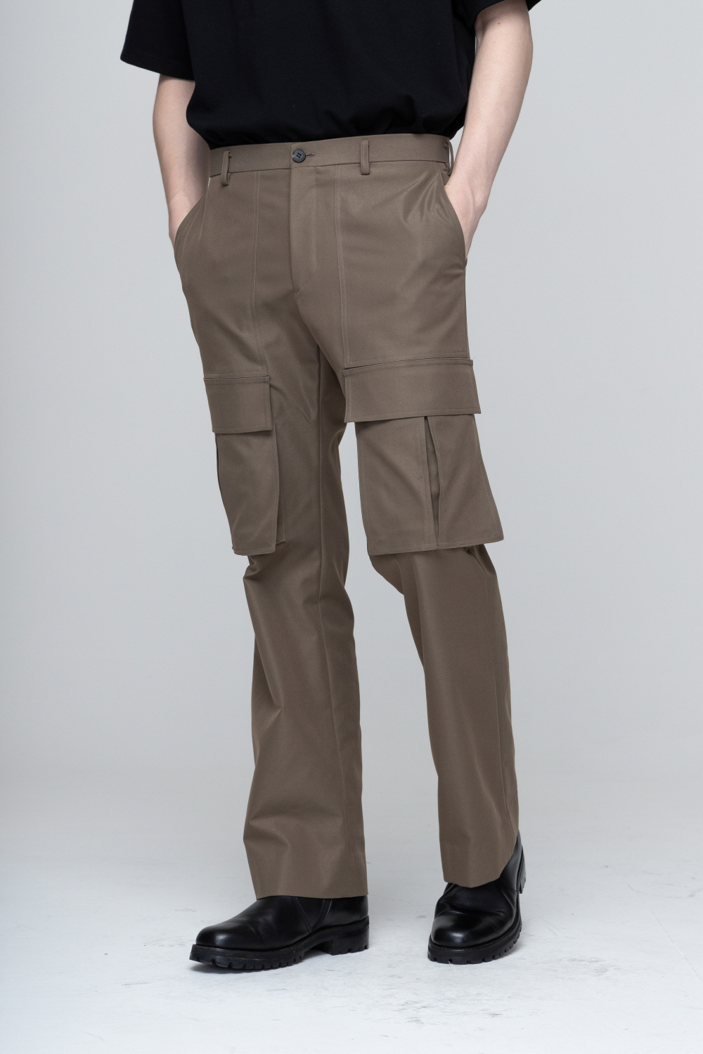 바지 모델 착용 이미지-S1L31