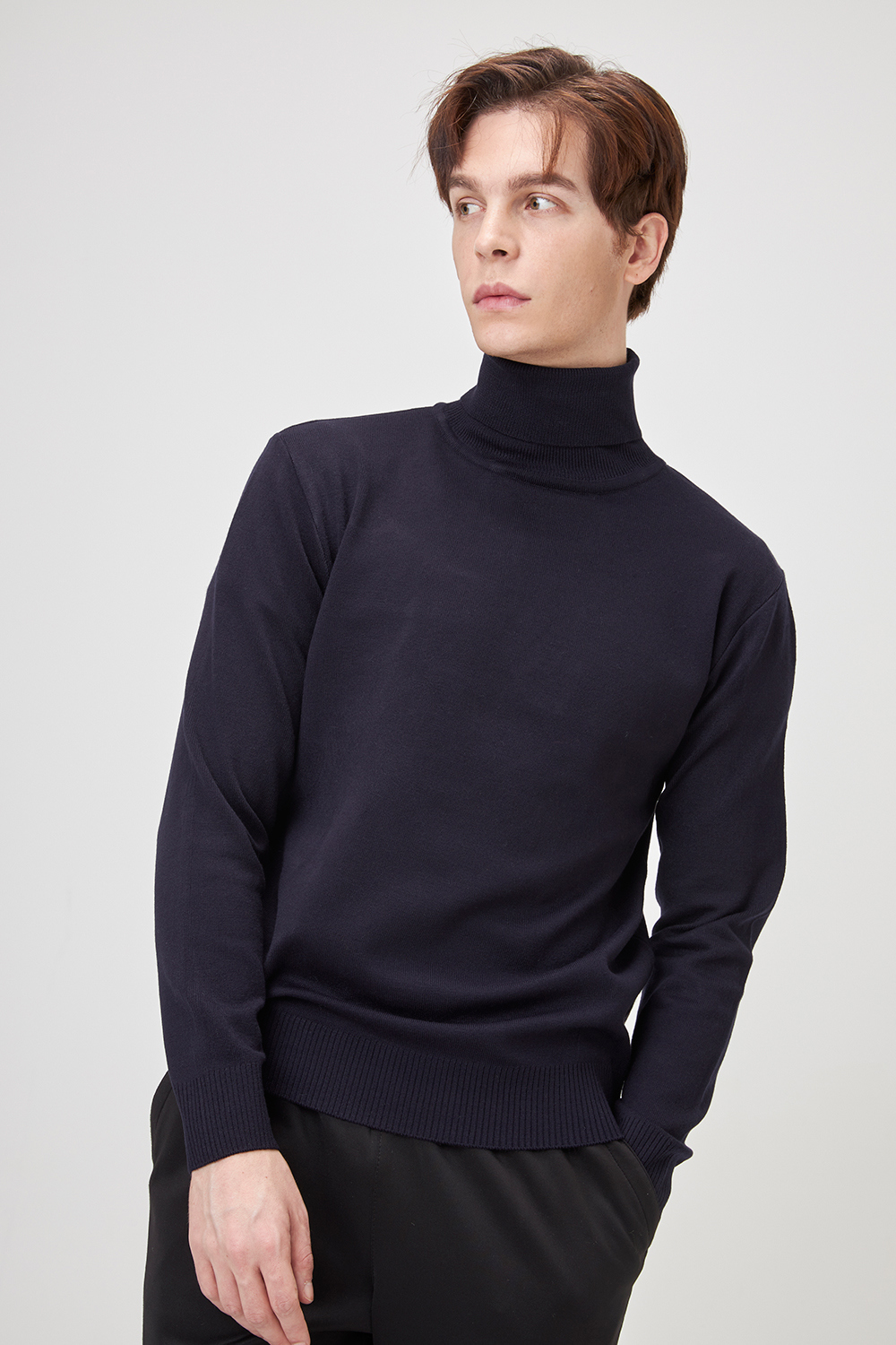 긴팔 티셔츠 모델 착용 이미지-S1L11