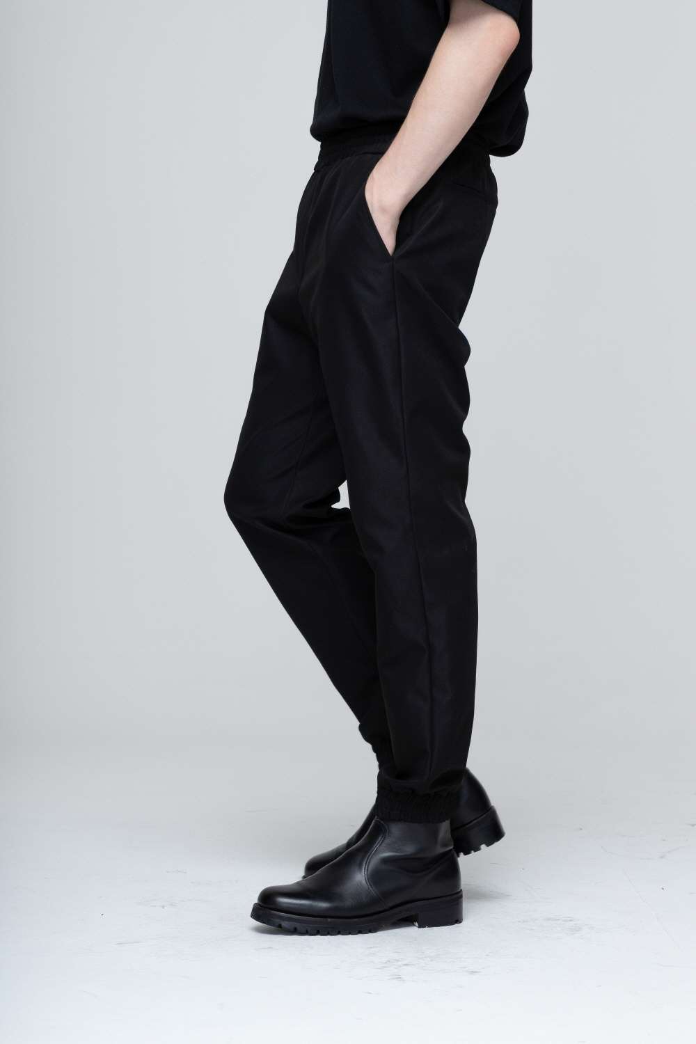 바지 모델 착용 이미지-S1L24