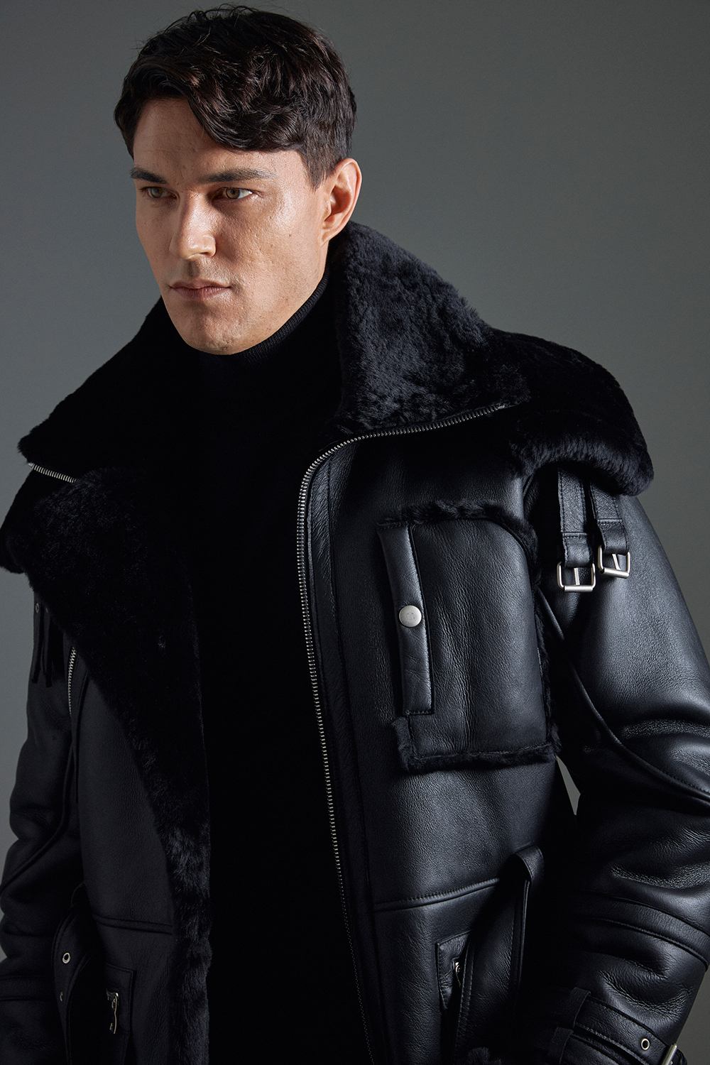 패딩 모델 착용 이미지-S1L24