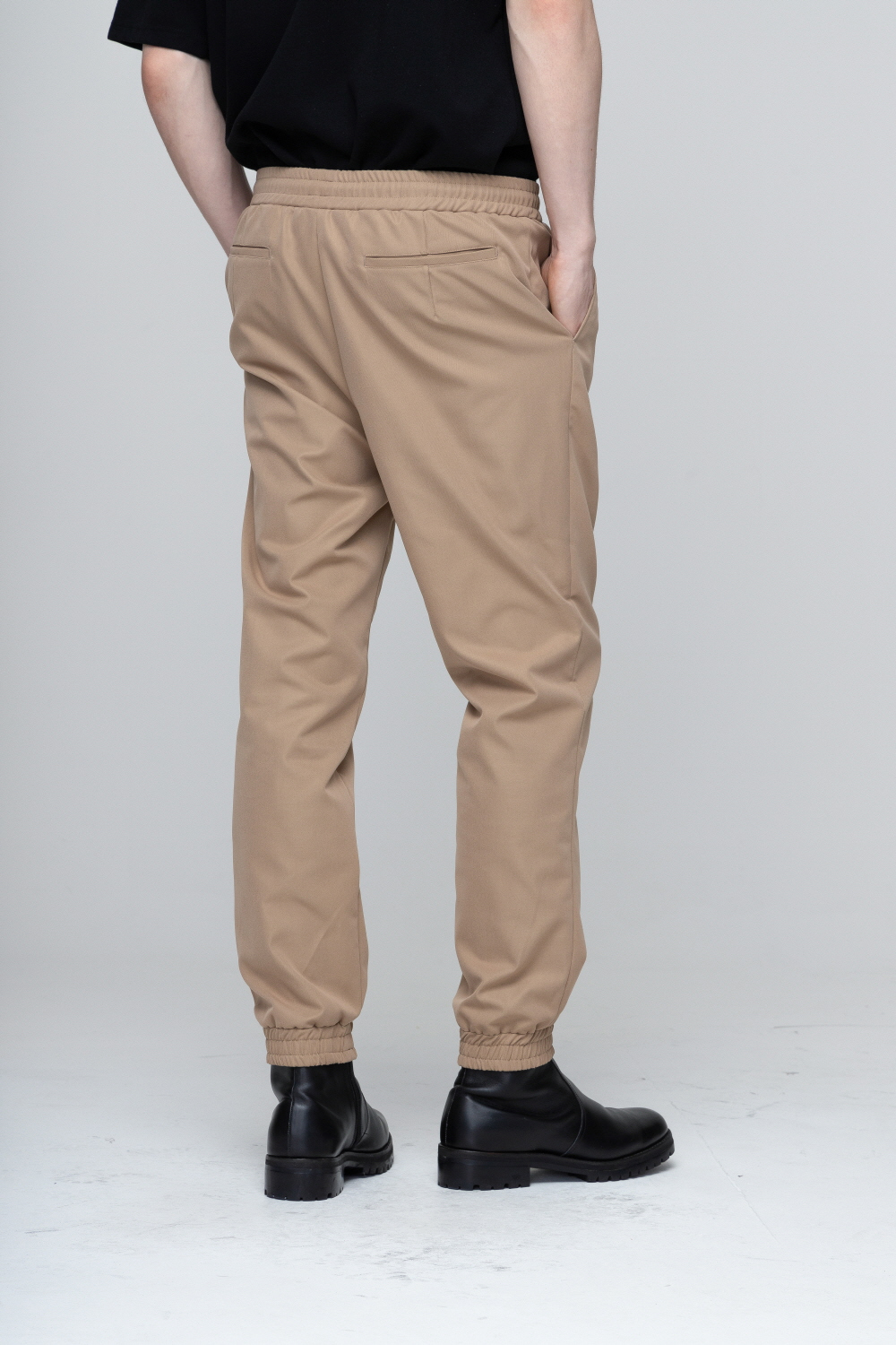 바지 모델 착용 이미지-S2L21