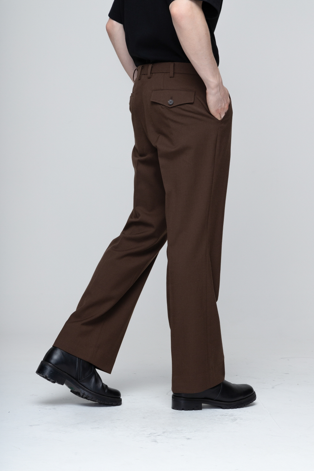 블레이저 모델 착용 이미지-S2L17