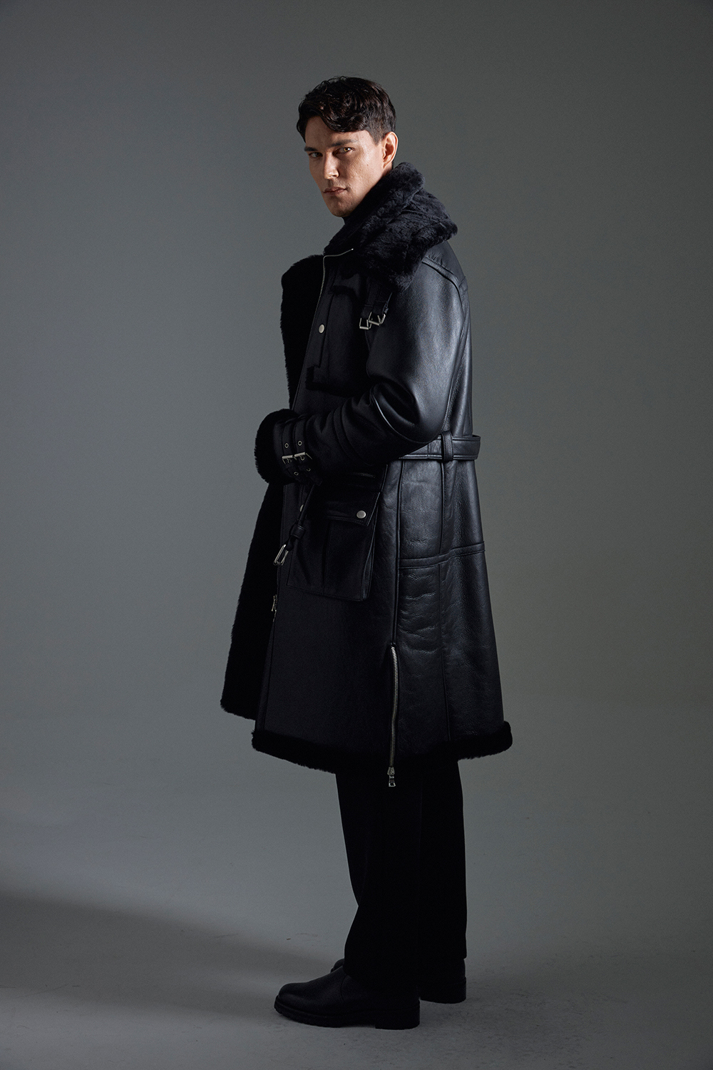 패딩 모델 착용 이미지-S10L33