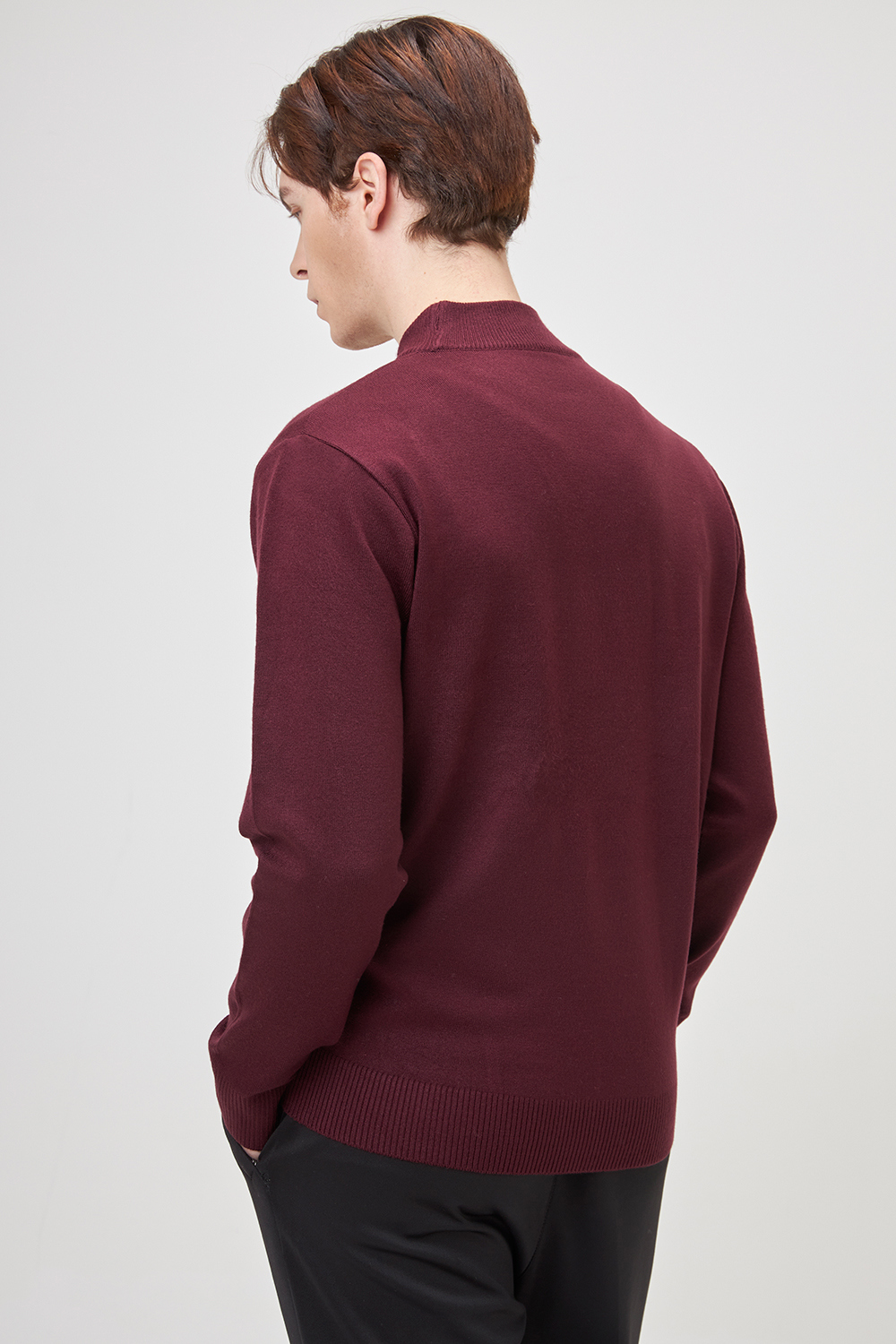 긴팔 티셔츠 모델 착용 이미지-S2L14