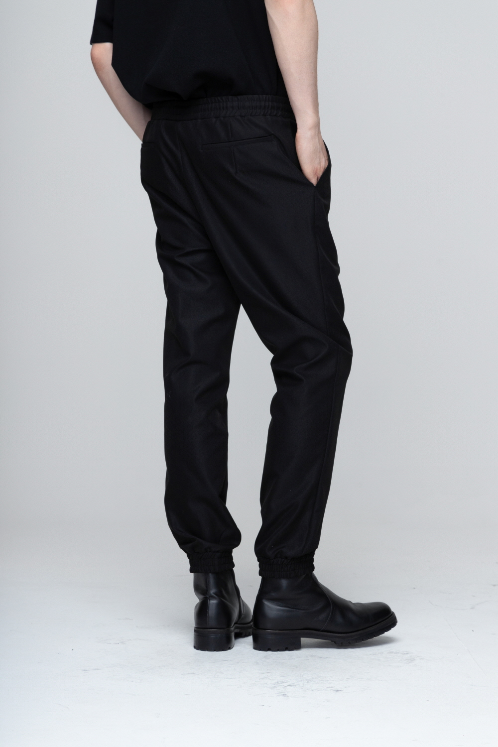 바지 모델 착용 이미지-S1L20