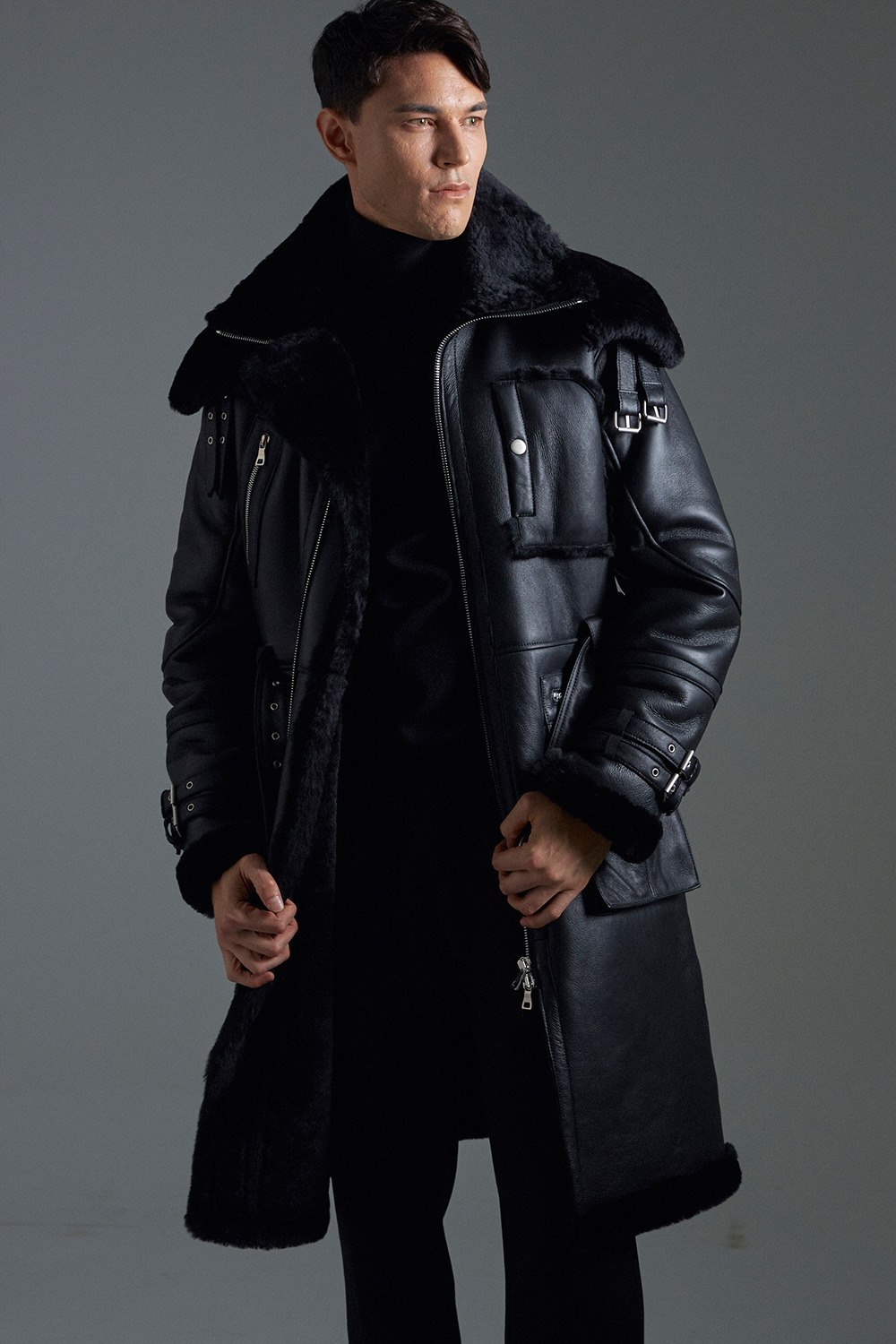 패딩 모델 착용 이미지-S10L41