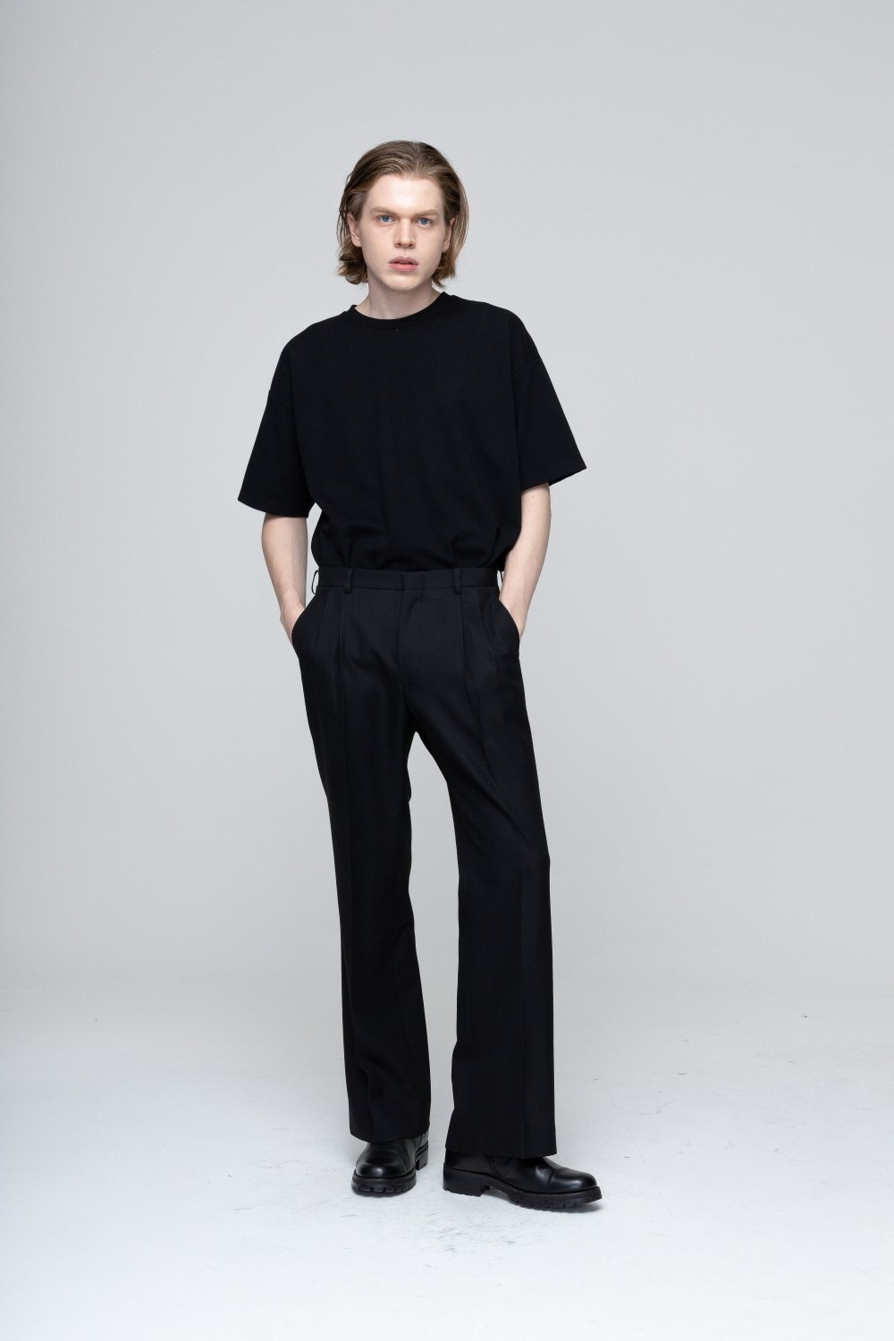 코트 모델 착용 이미지-S2L11