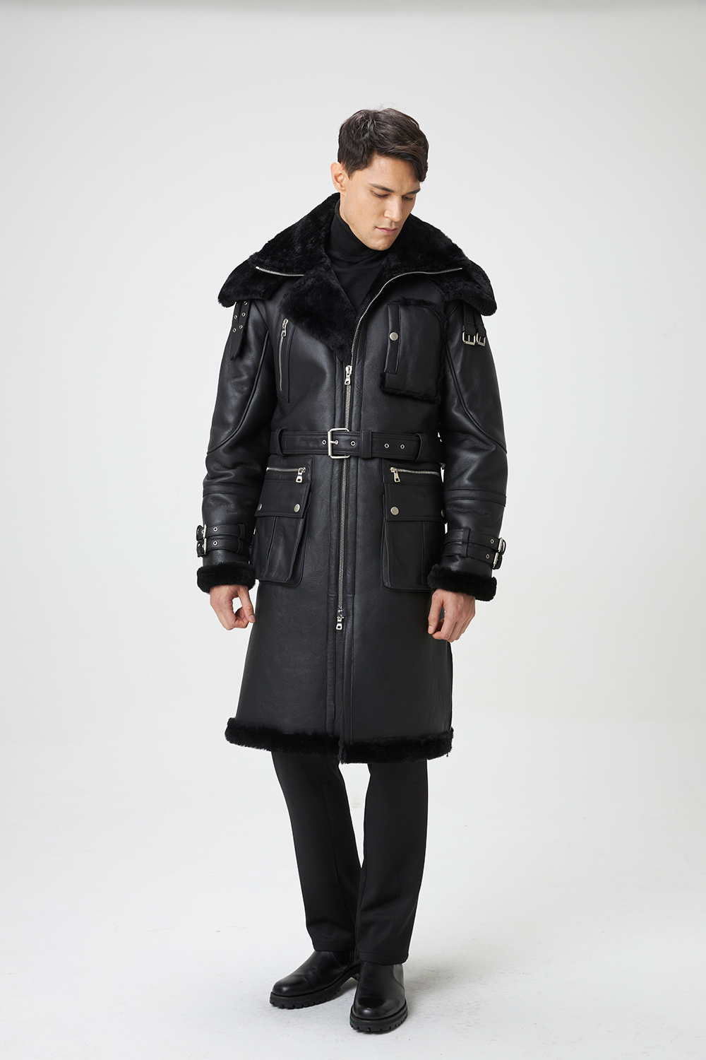 패딩 모델 착용 이미지-S10L17