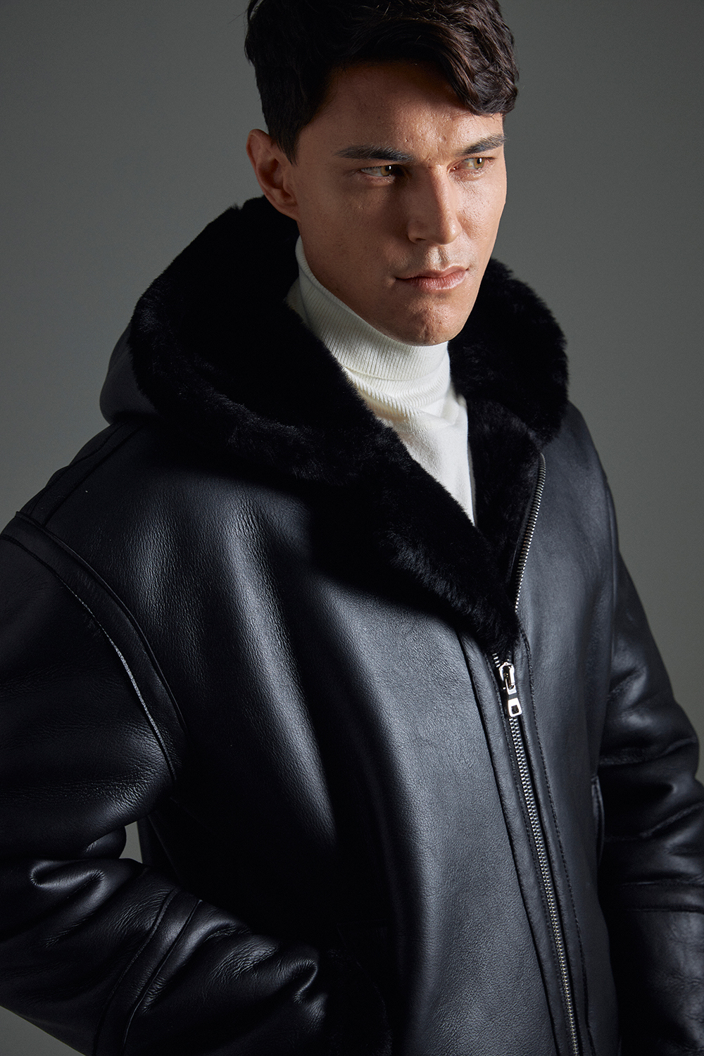 재킷 모델 착용 이미지-S1L16