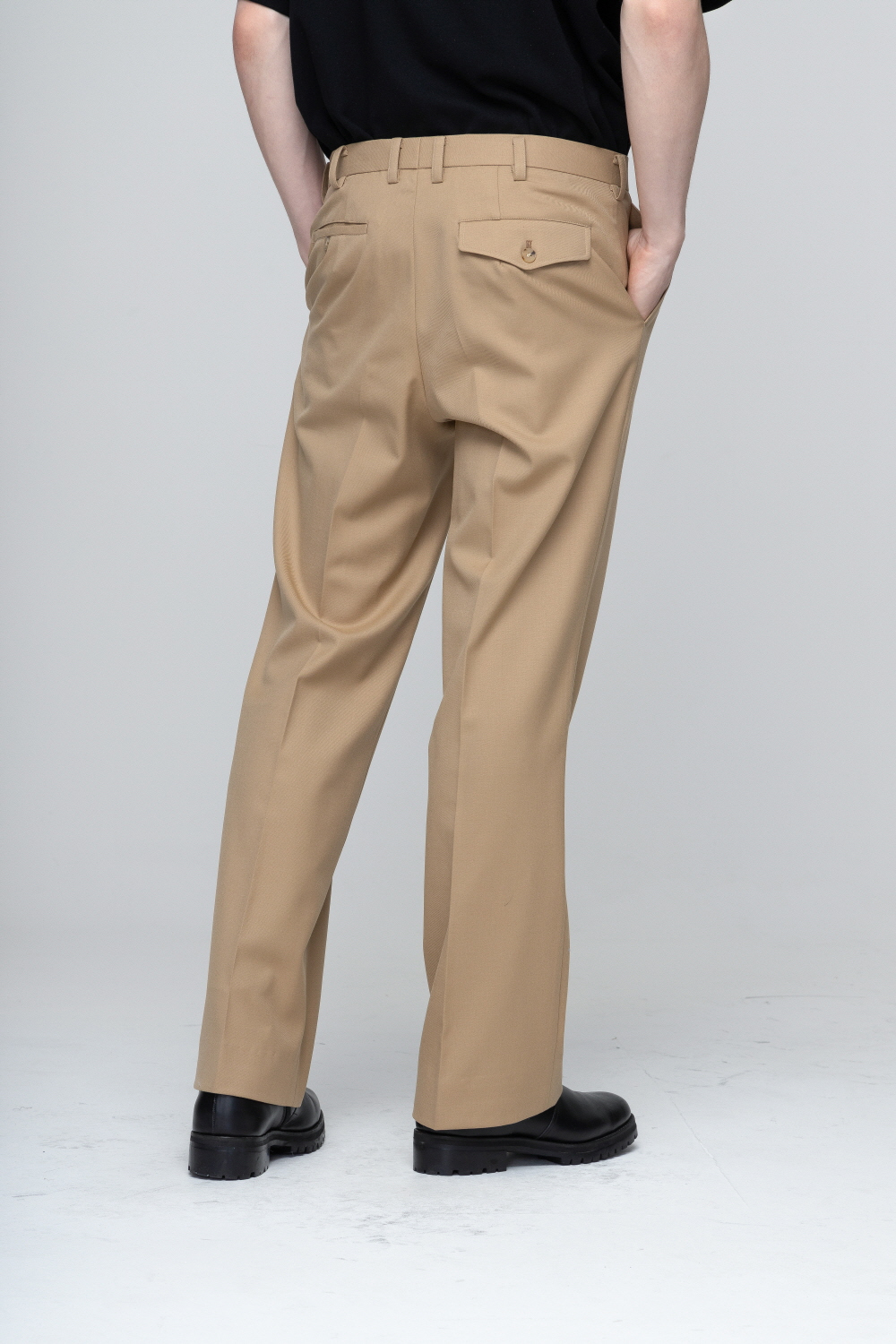 코트 모델 착용 이미지-S2L18