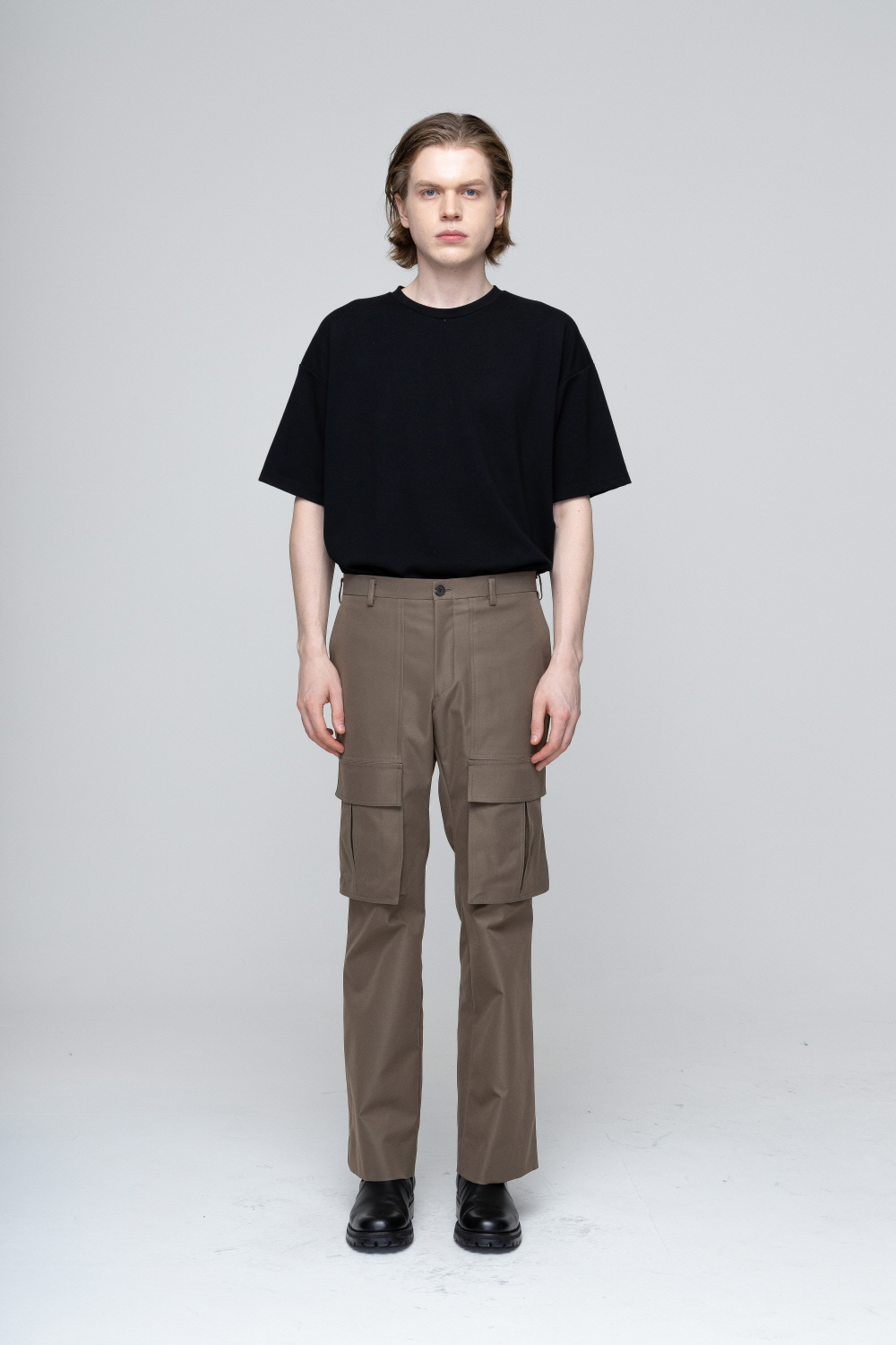 바지 모델 착용 이미지-S1L3