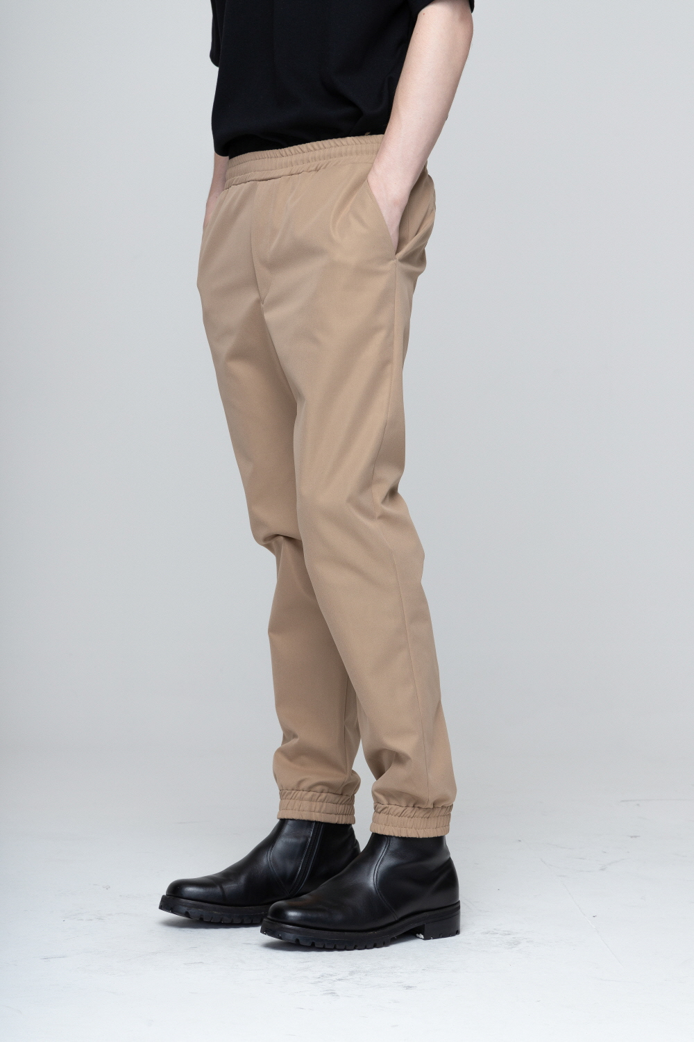 바지 모델 착용 이미지-S2L26