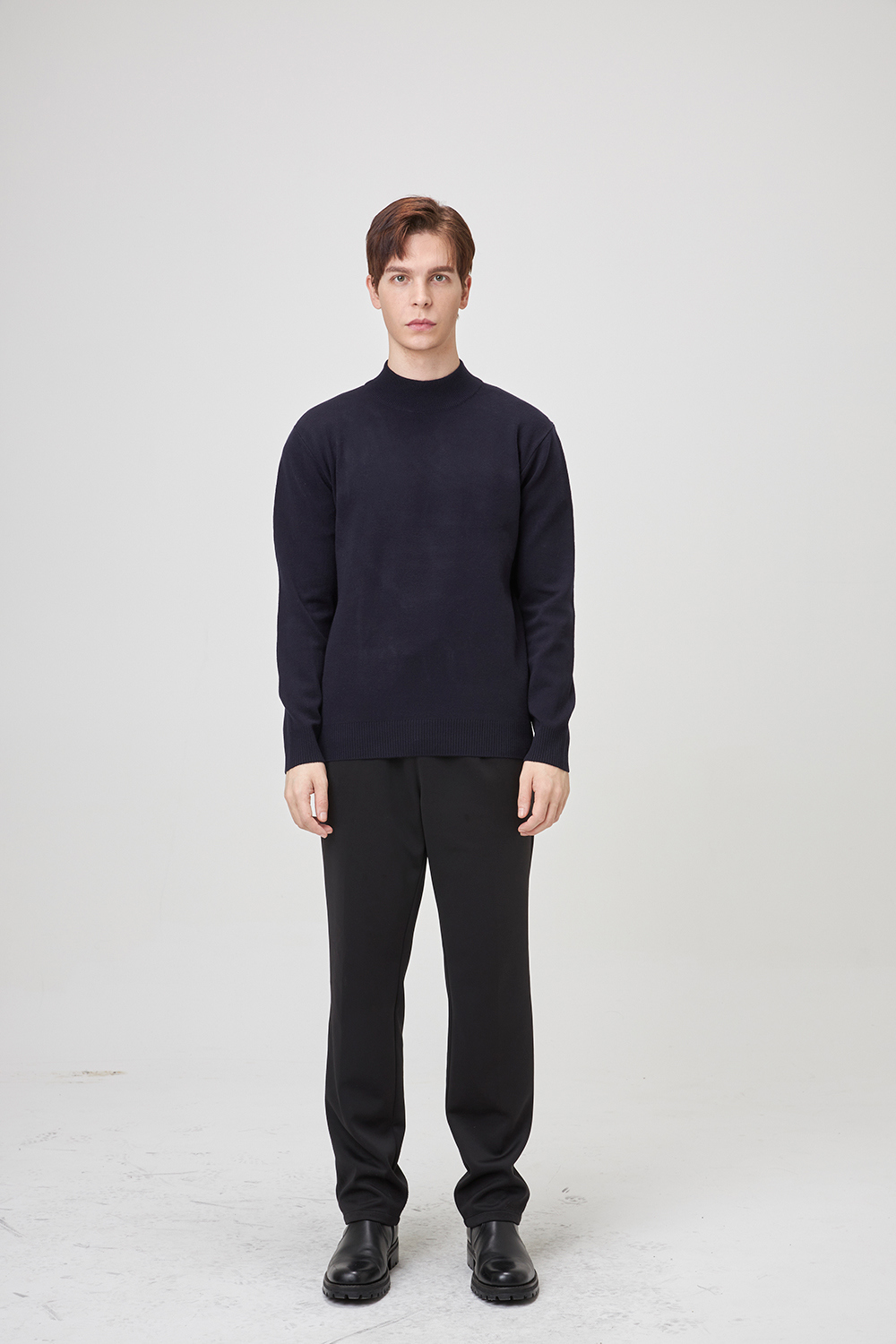 긴팔 티셔츠 모델 착용 이미지-S1L1