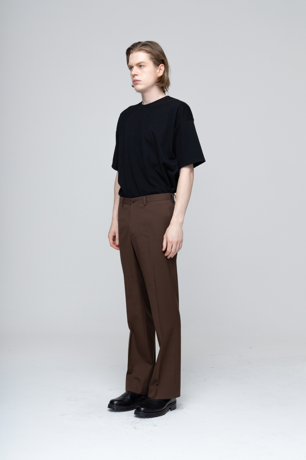 블레이저 모델 착용 이미지-S2L3