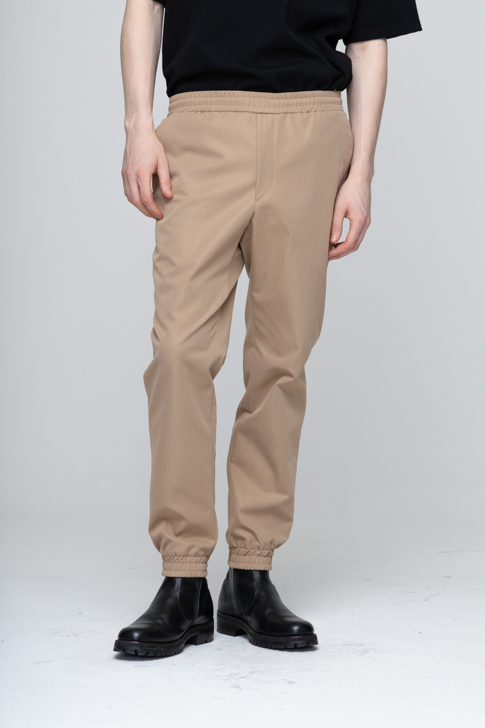 바지 모델 착용 이미지-S2L15