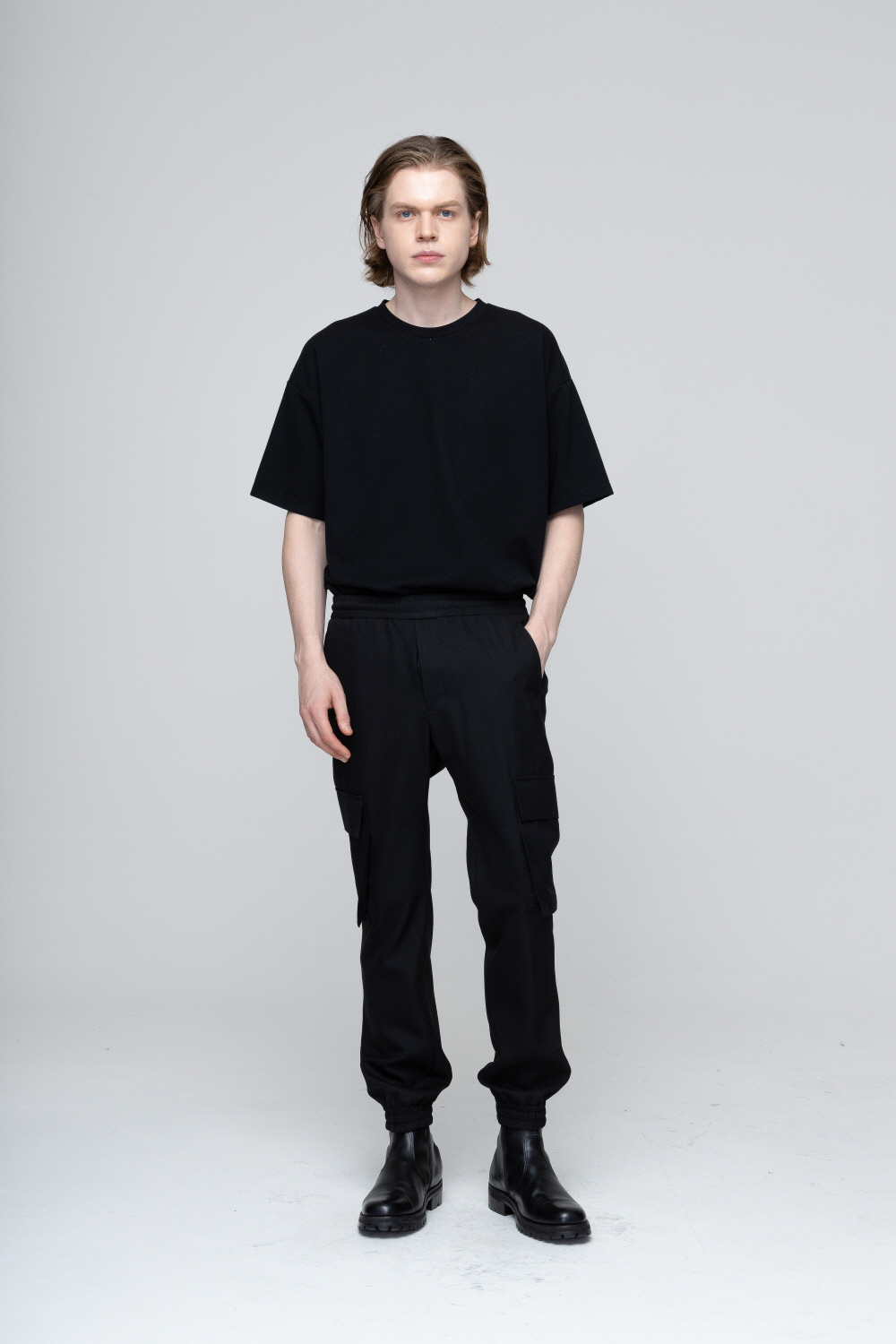 바지 모델 착용 이미지-S2L6