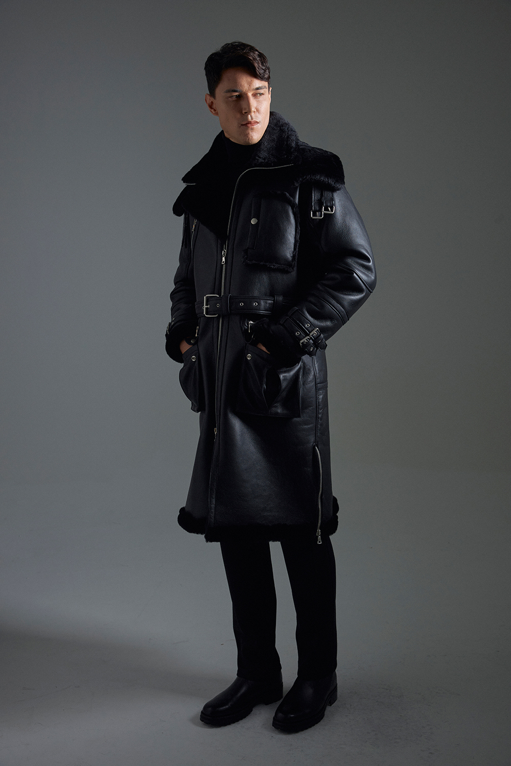 패딩 모델 착용 이미지-S10L31