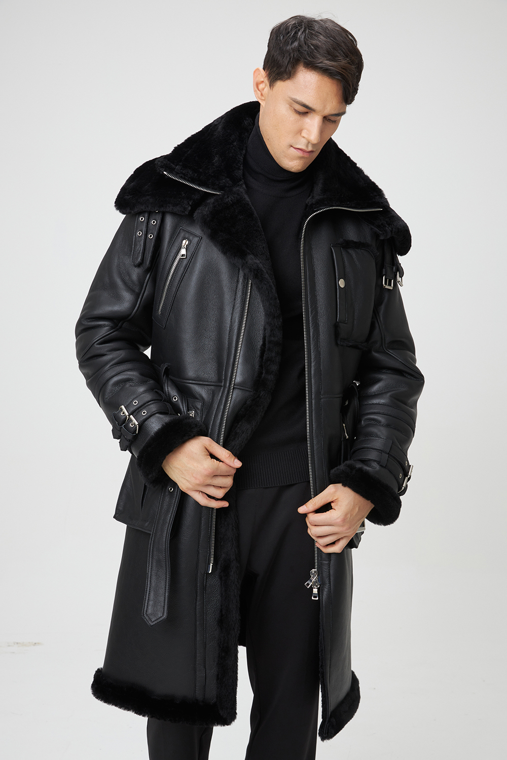 패딩 모델 착용 이미지-S1L18