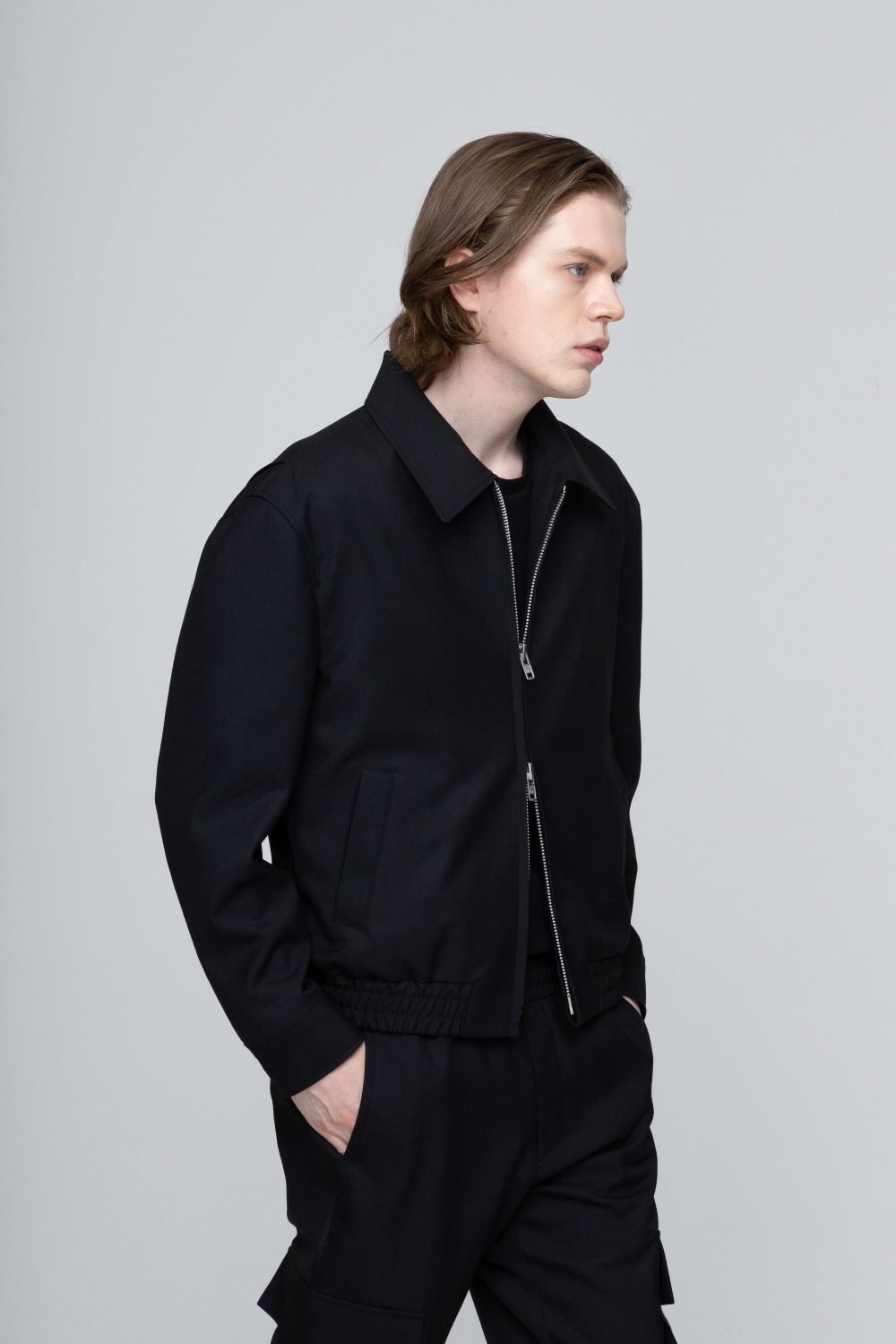 바지 모델 착용 이미지-S1L33