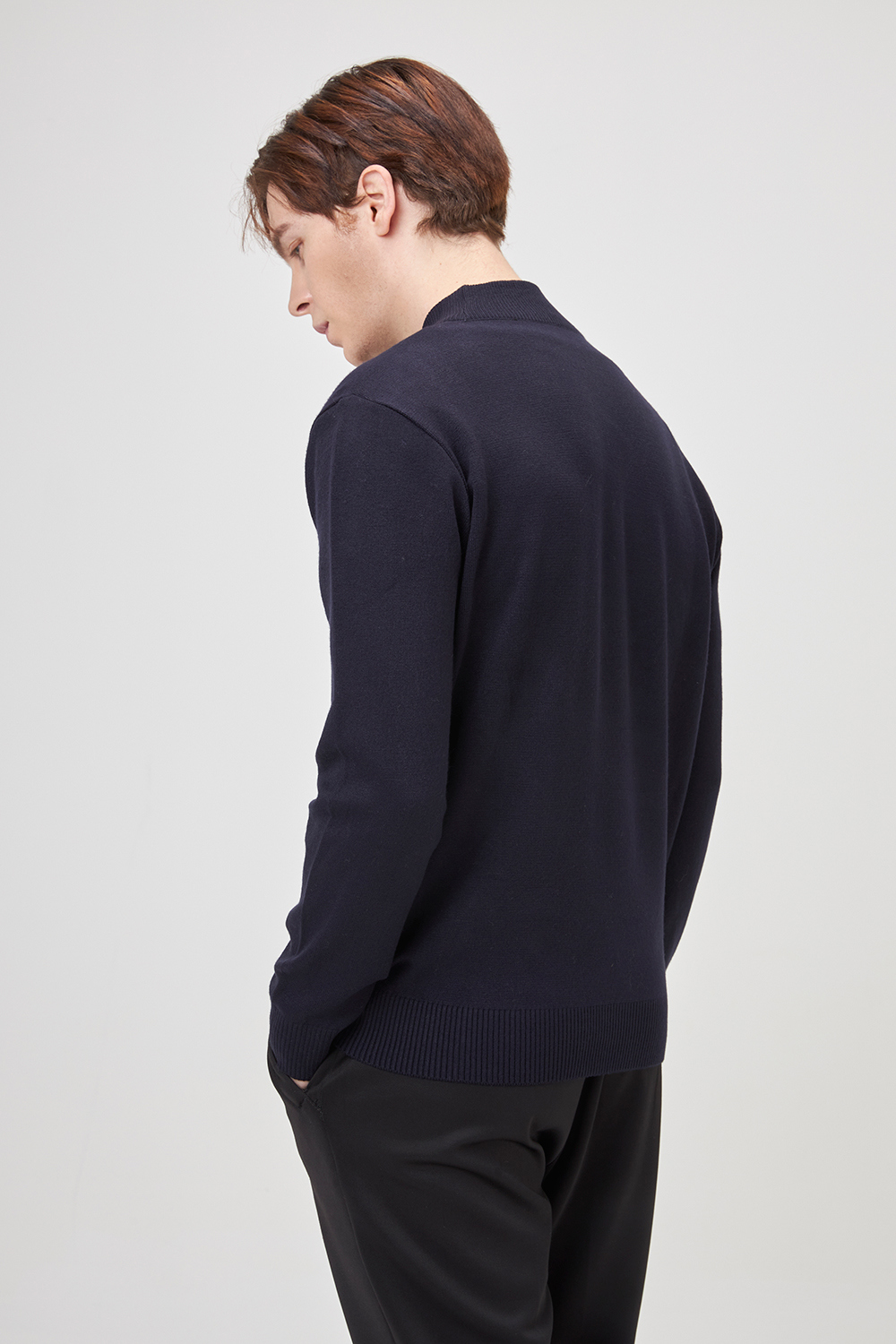 긴팔 티셔츠 모델 착용 이미지-S1L14