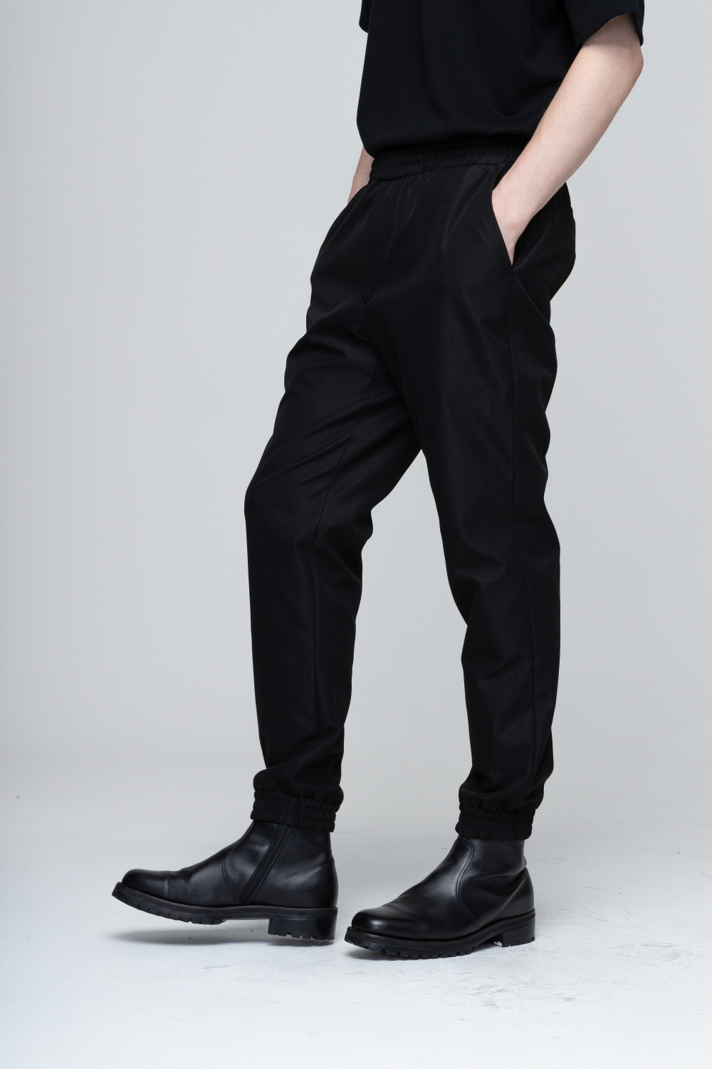 바지 모델 착용 이미지-S1L26