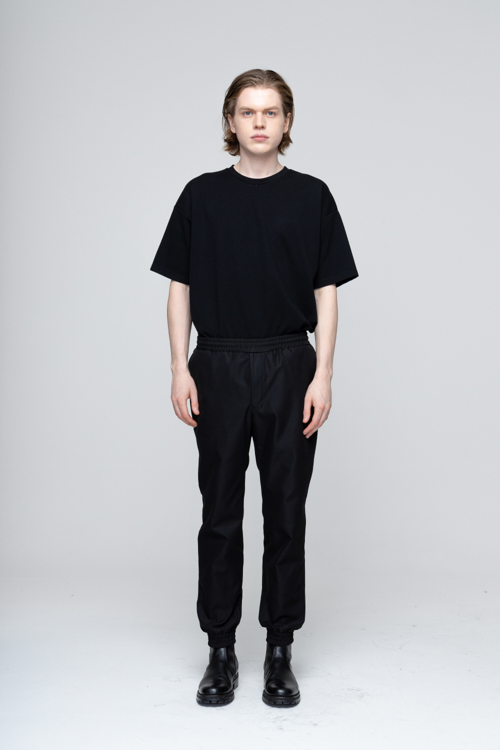 바지 모델 착용 이미지-S1L3