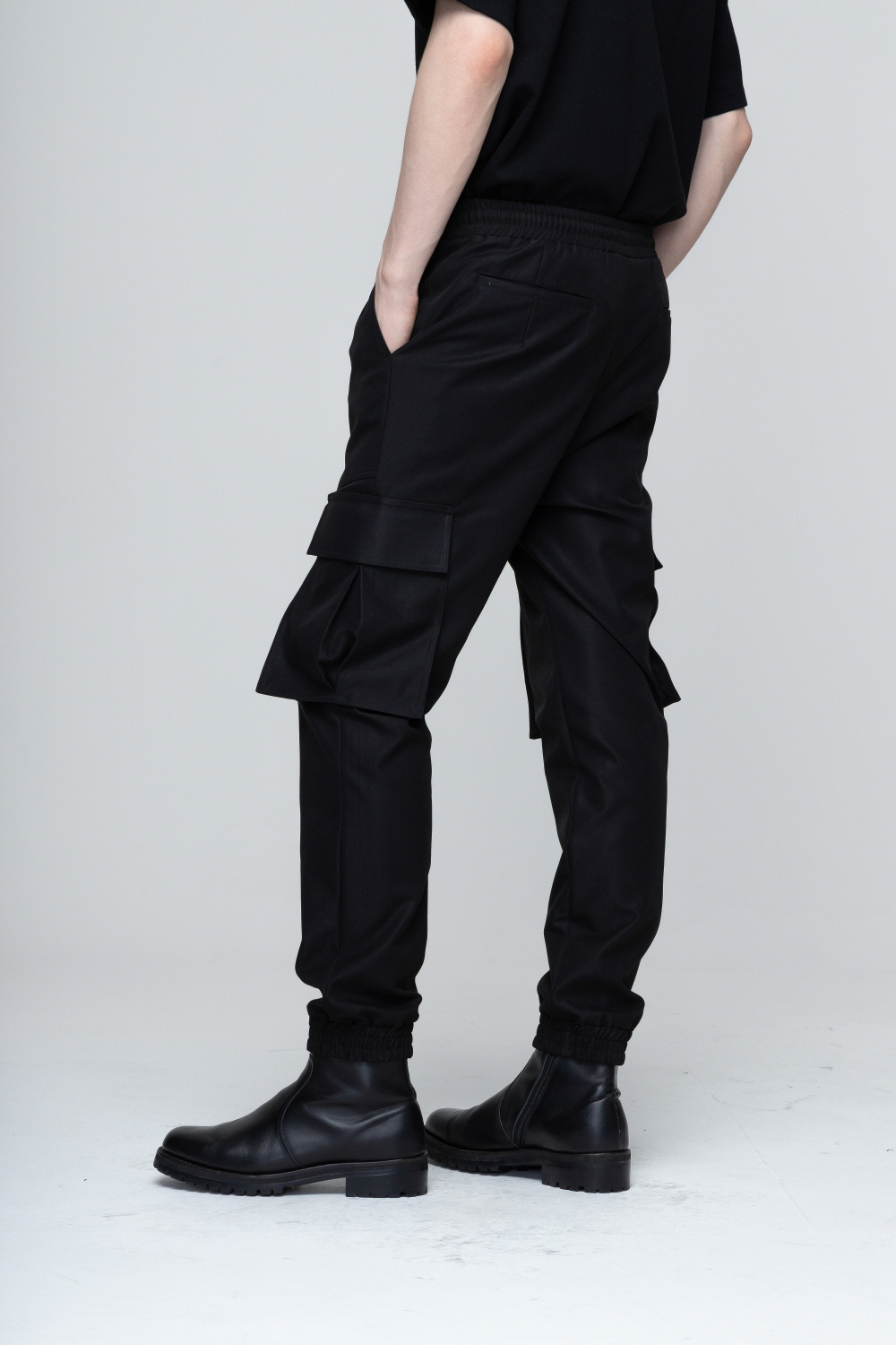 바지 모델 착용 이미지-S1L24