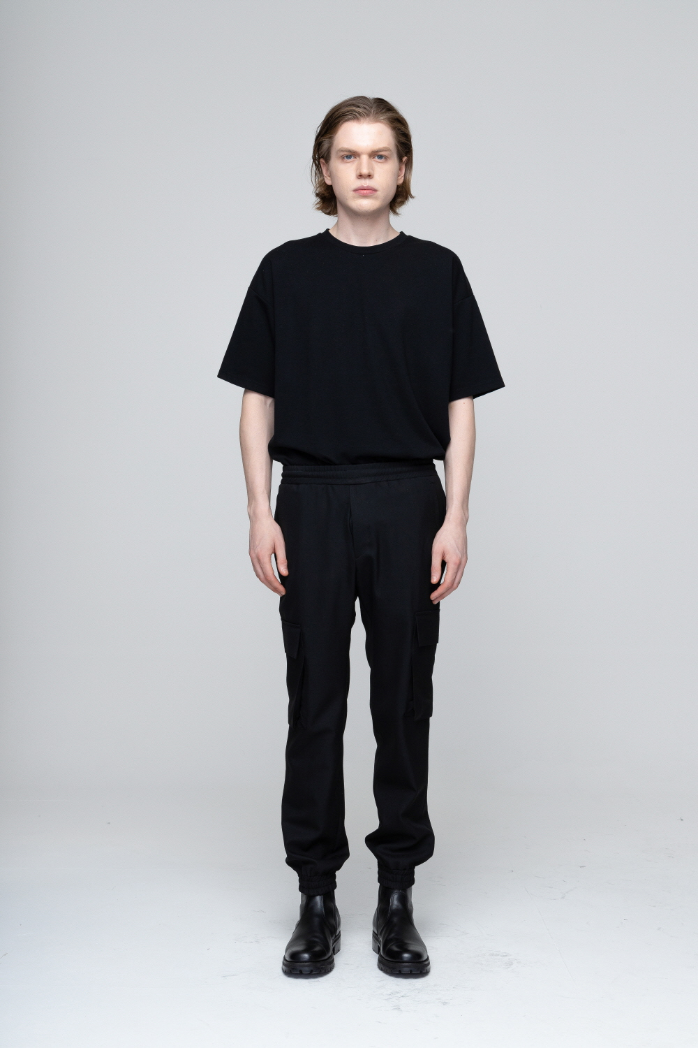 바지 모델 착용 이미지-S2L2