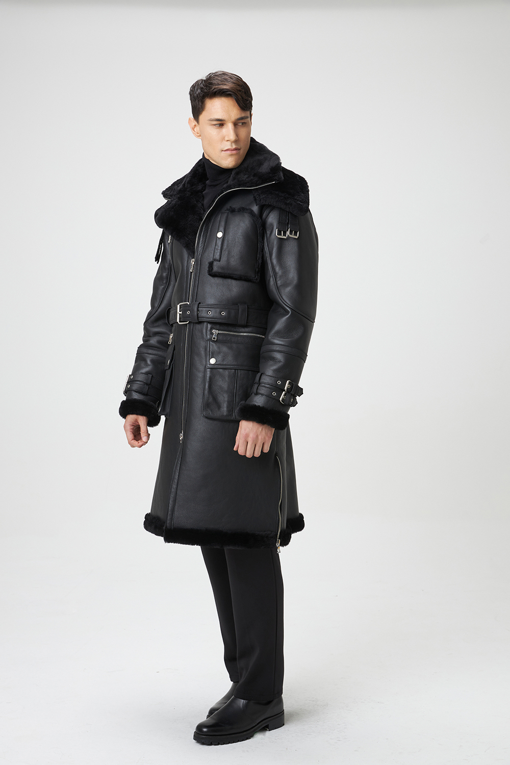 패딩 모델 착용 이미지-S10L12