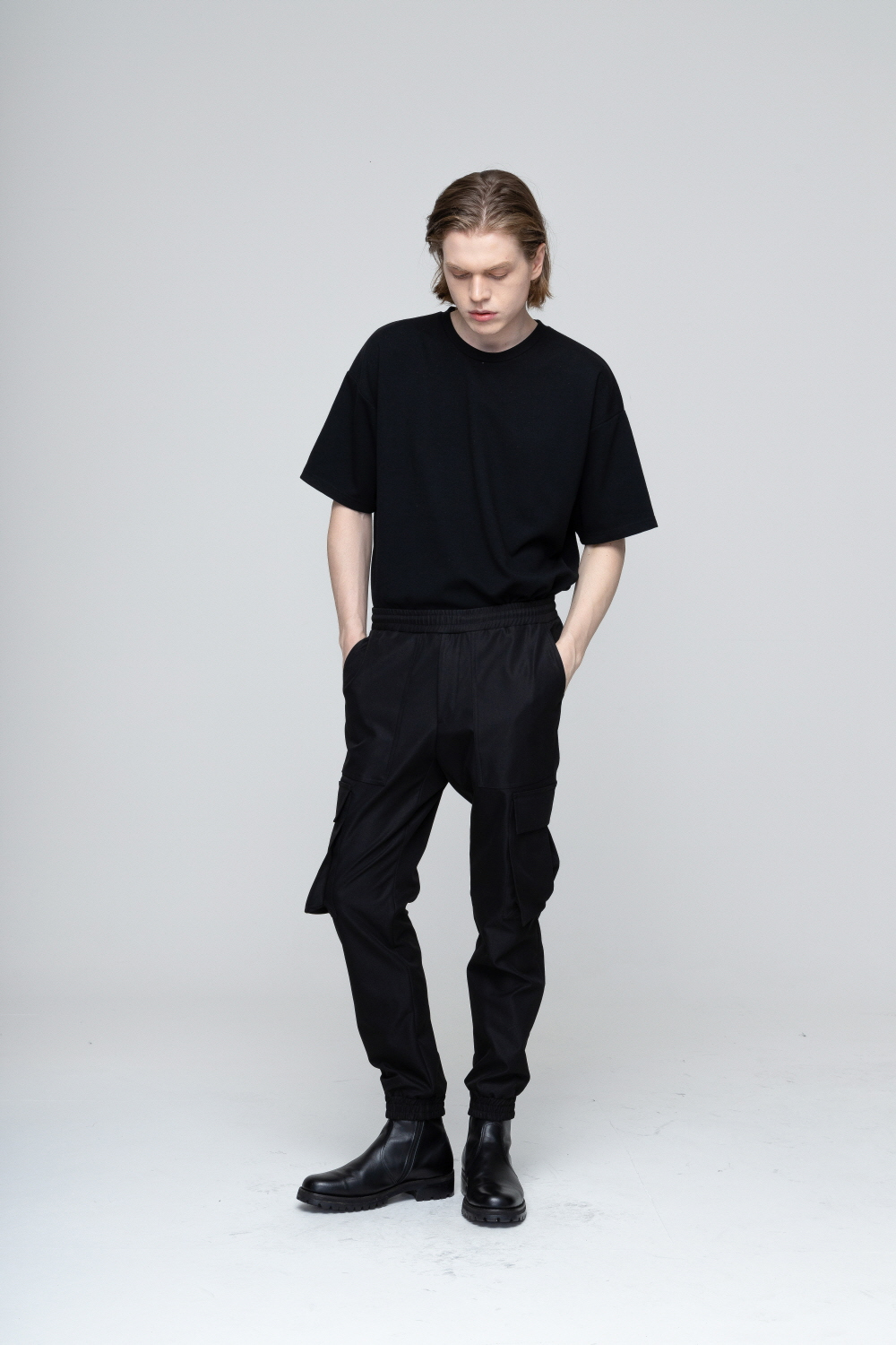 바지 모델 착용 이미지-S1L9