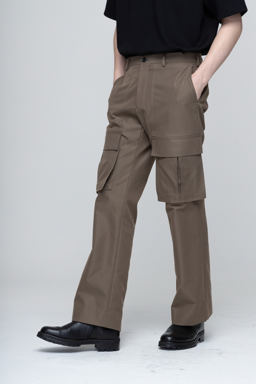 바지 모델 착용 이미지-S1L30