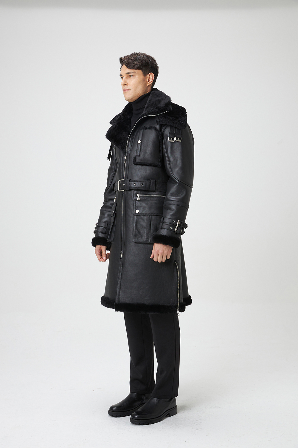 패딩 모델 착용 이미지-S10L2