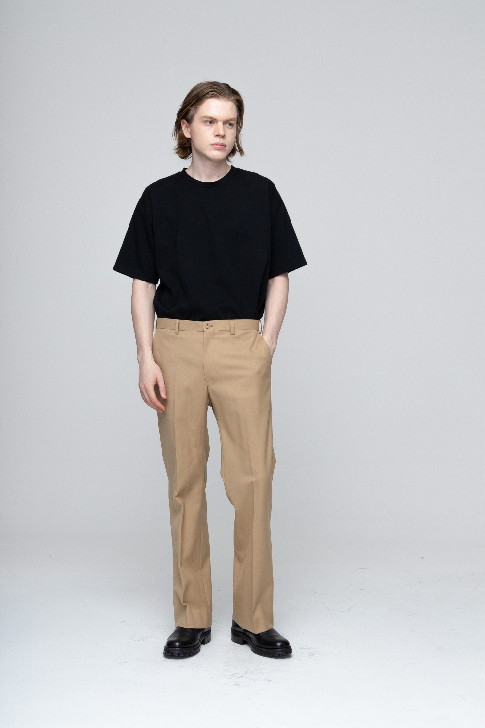 코트 모델 착용 이미지-S2L8