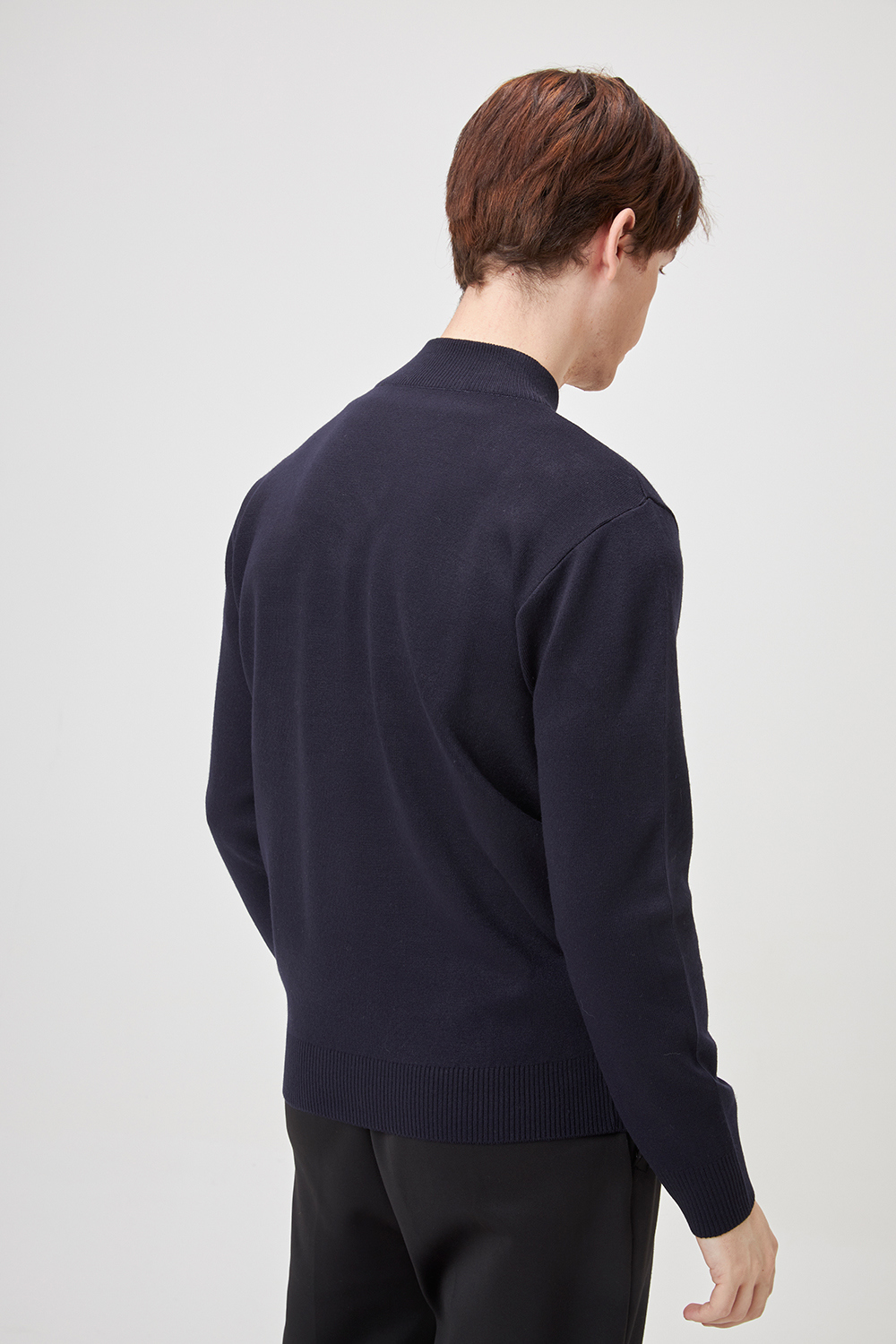 긴팔 티셔츠 모델 착용 이미지-S1L15