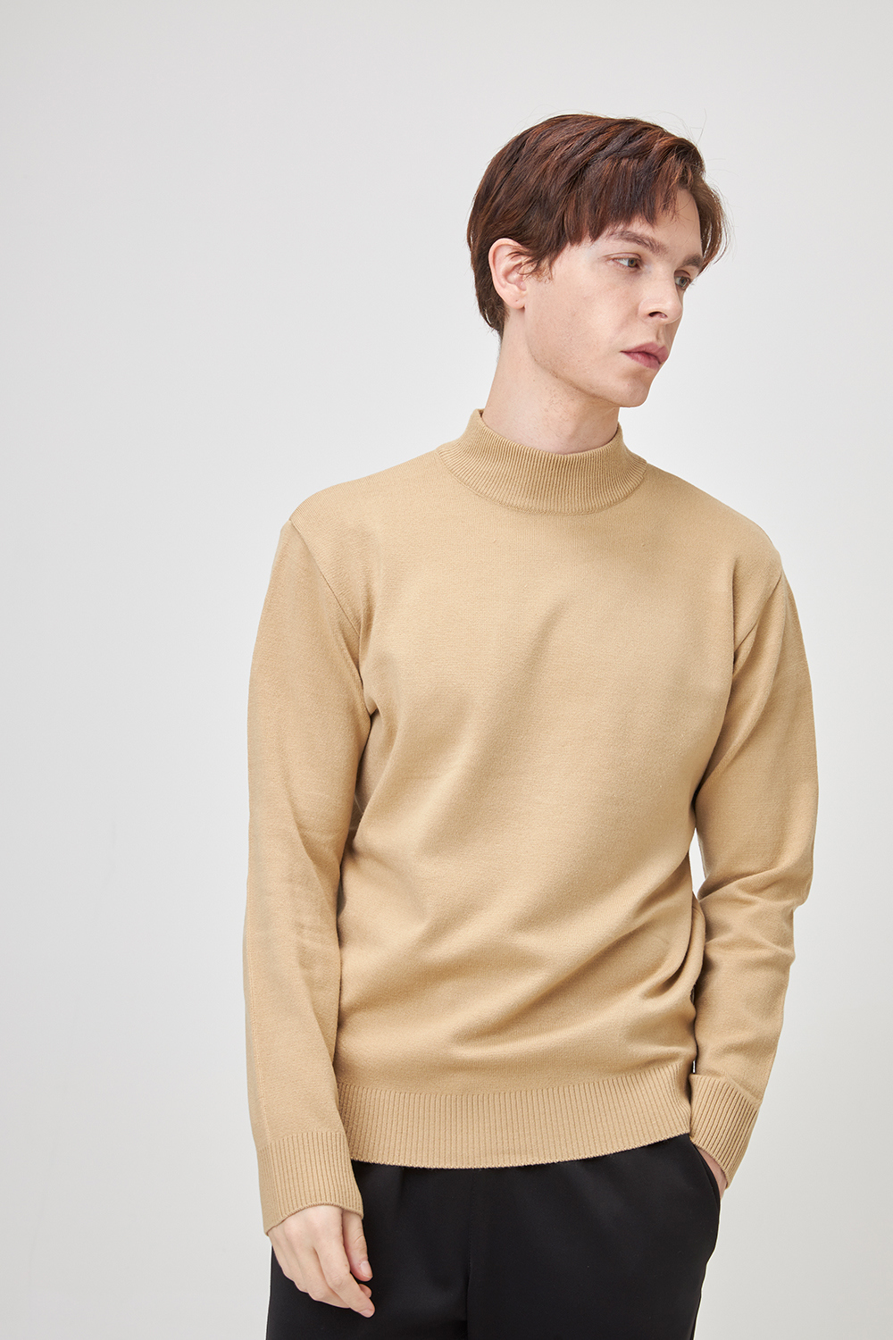 긴팔 티셔츠 모델 착용 이미지-S1L12