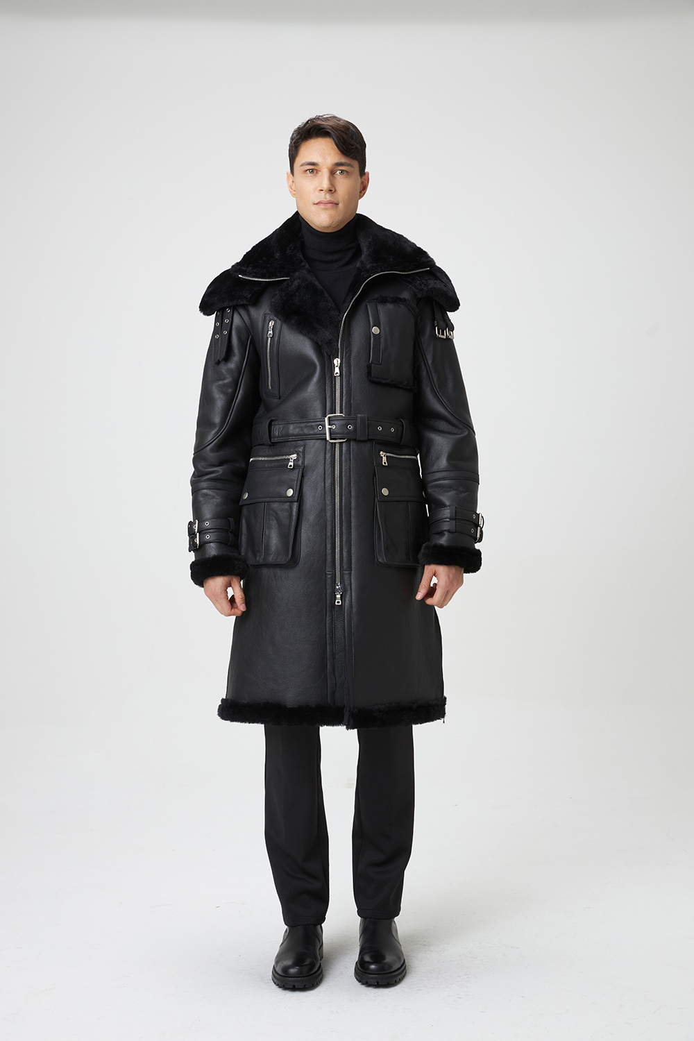 패딩 모델 착용 이미지-S10L1