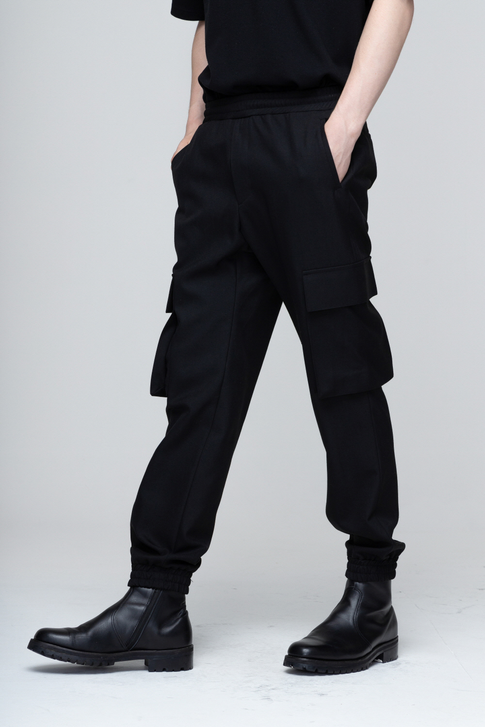 바지 모델 착용 이미지-S2L28