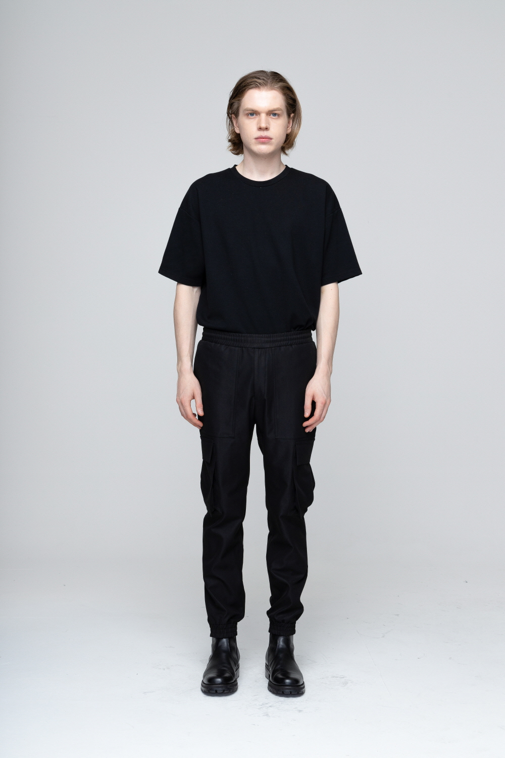 바지 모델 착용 이미지-S1L3