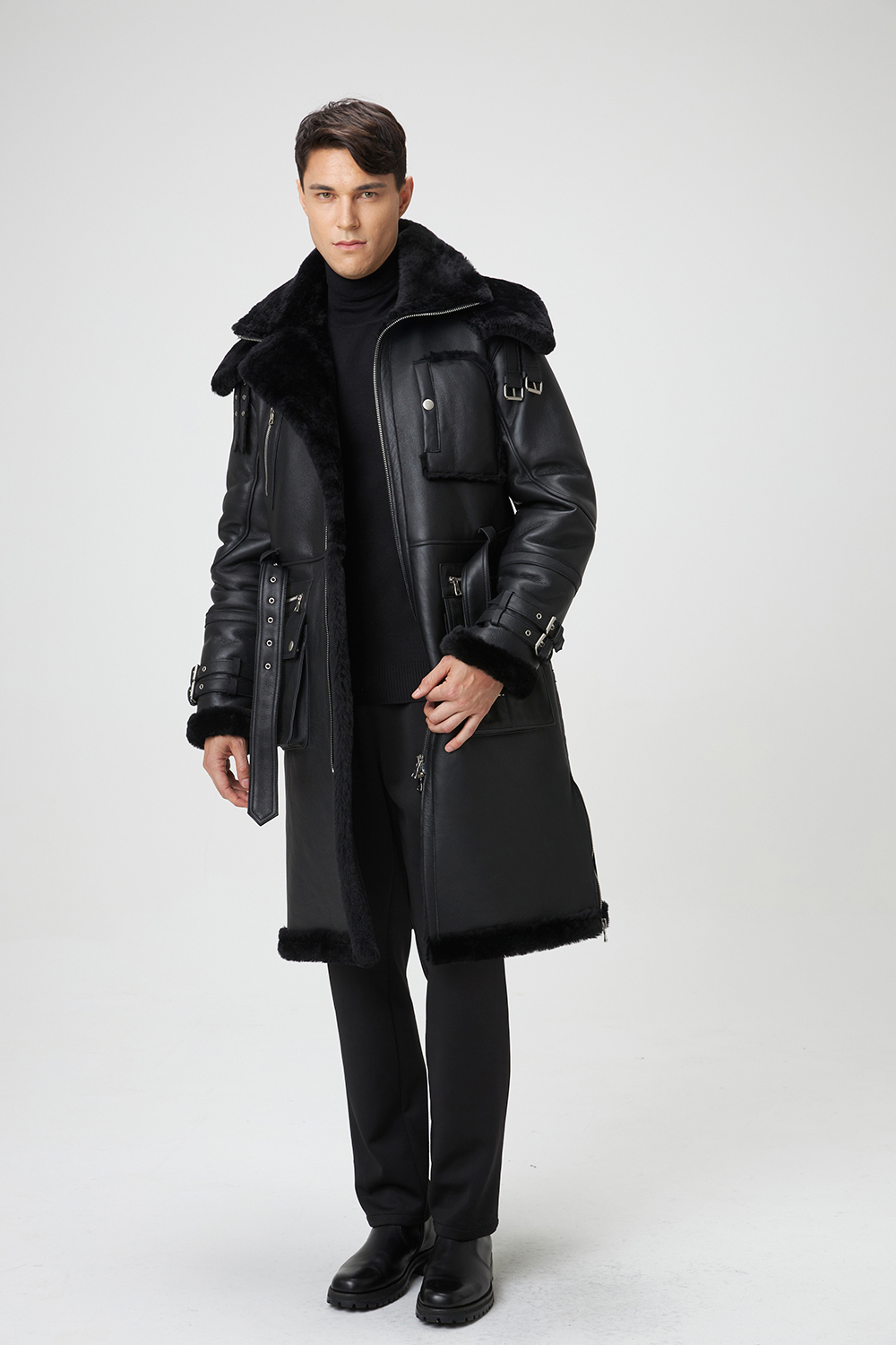 패딩 모델 착용 이미지-S10L24